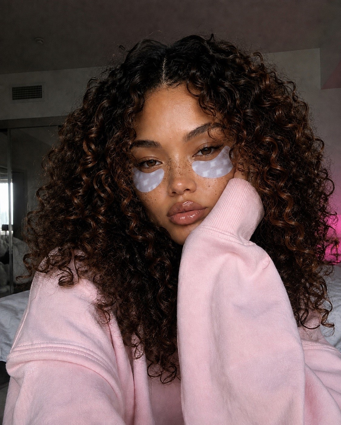 I’ve fully entered my cozy morning era and I’m not looking back. 💗 If it involves Rhode eye patches, an iced matcha, and an oversized sweatshirt, I’m happy. Linking everything I’ve been reaching for lately because you’ve all been asking!

#LTKmorningroutine #LTKselfcare #LTKgrwm