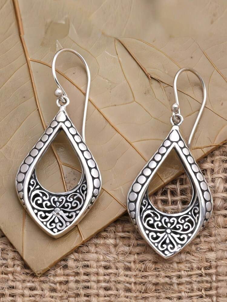 1 Pair Minimalist Vintage Bohemian Style Hollow Carved Metal Earrings | SHEIN