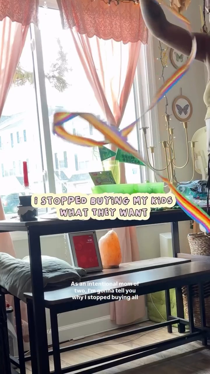 Intentional gift giving has saved me from being wasteful, and has also helped me slow down and pay more attention to what could be USEFUL and not just “cute” although every now and then we deserve to buy junk just because it makes us smile lol everything in MODERATION 🧚🏾 Happy St. Patrick’s Day! ☘️✨

#motherhood #intentionalmother