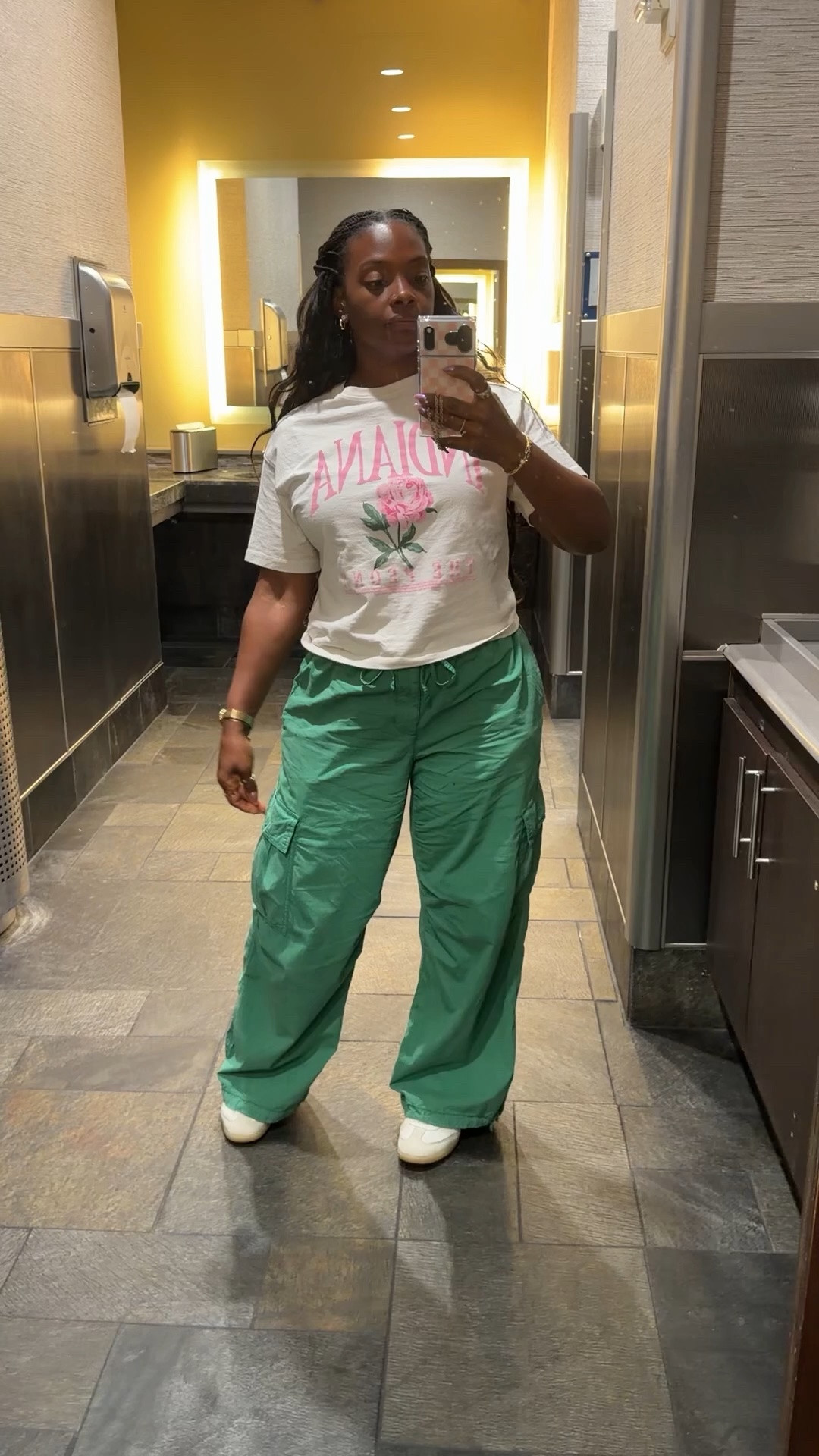 Travel look in my comfy pants from @American Eagle Outfitters

#LTKootd #LTKdayinmylife #LTKTravel