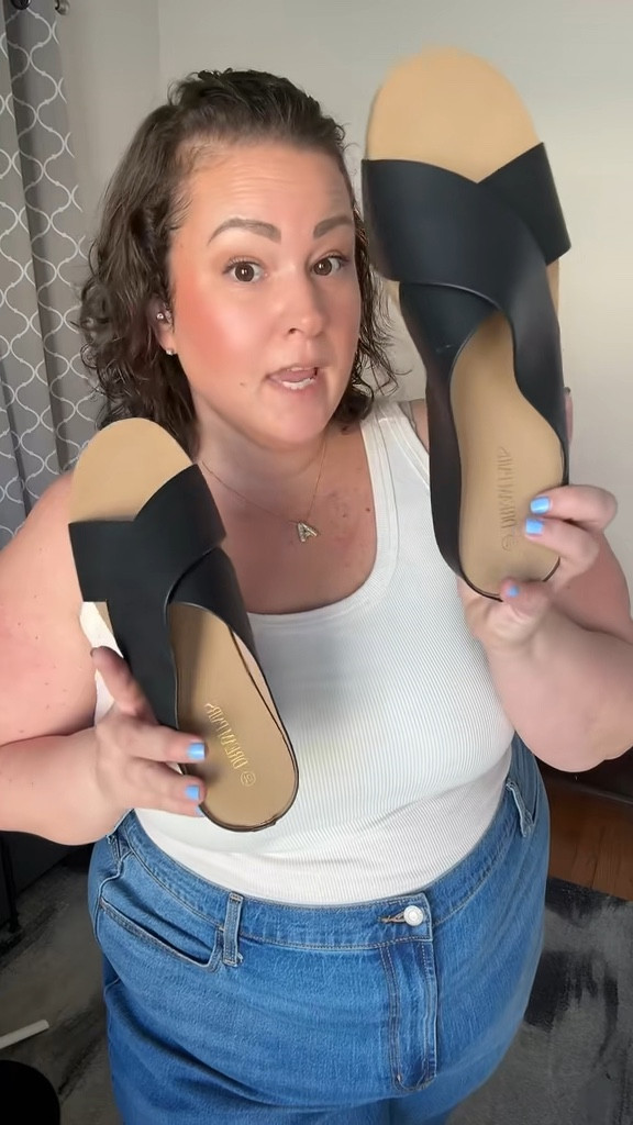 Memory foam wedge sandals with wide straps 👏🏼👏🏼 

#sandals #wedgesandals #summersandals 