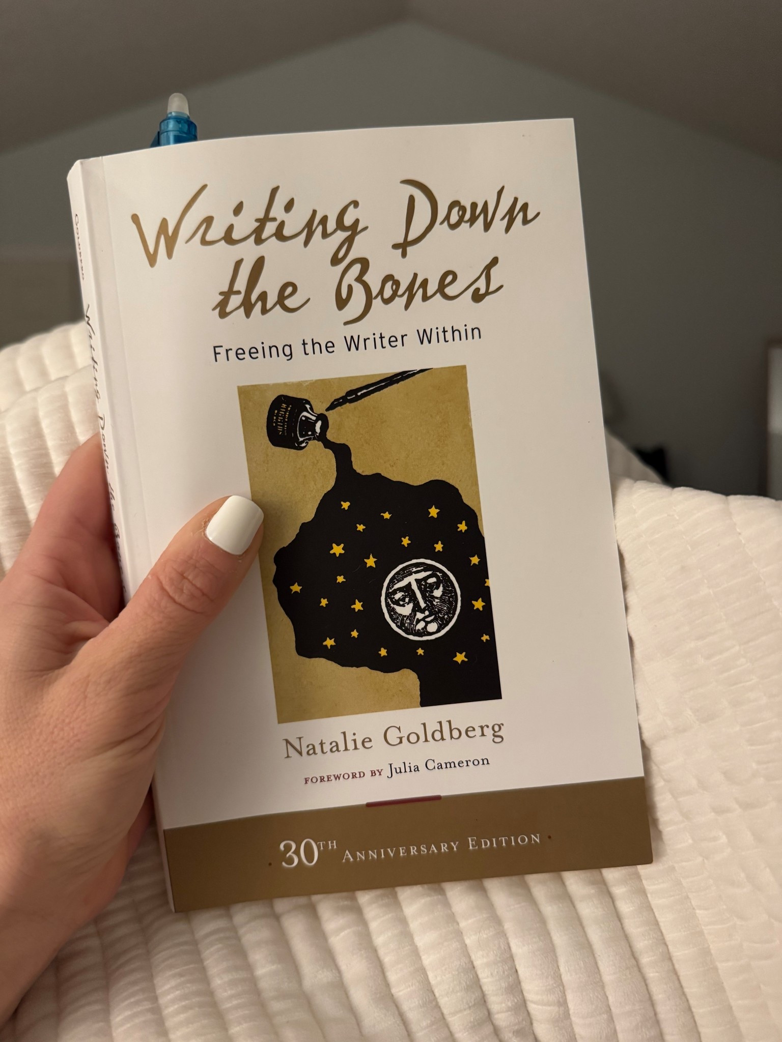 What I’m reading 😌

#LTKOver40 #LTKmomlife #LTKdayinmylife