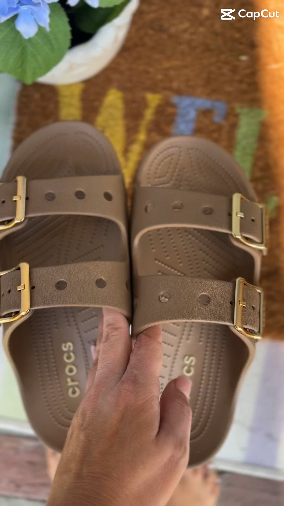 Crocs sandals everyone loves rn

#LTKSaleAlert #LTKmomlife #LTKootd