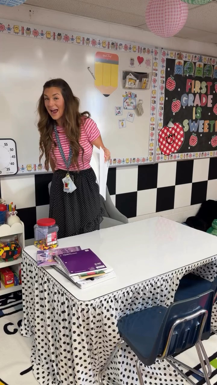 Plan for a substitute with me BUT IM NOT SICK!!! 🥹🫶🏼💕🎀 #substitute #teachersofinstagram #teacherlife #sister #auntie