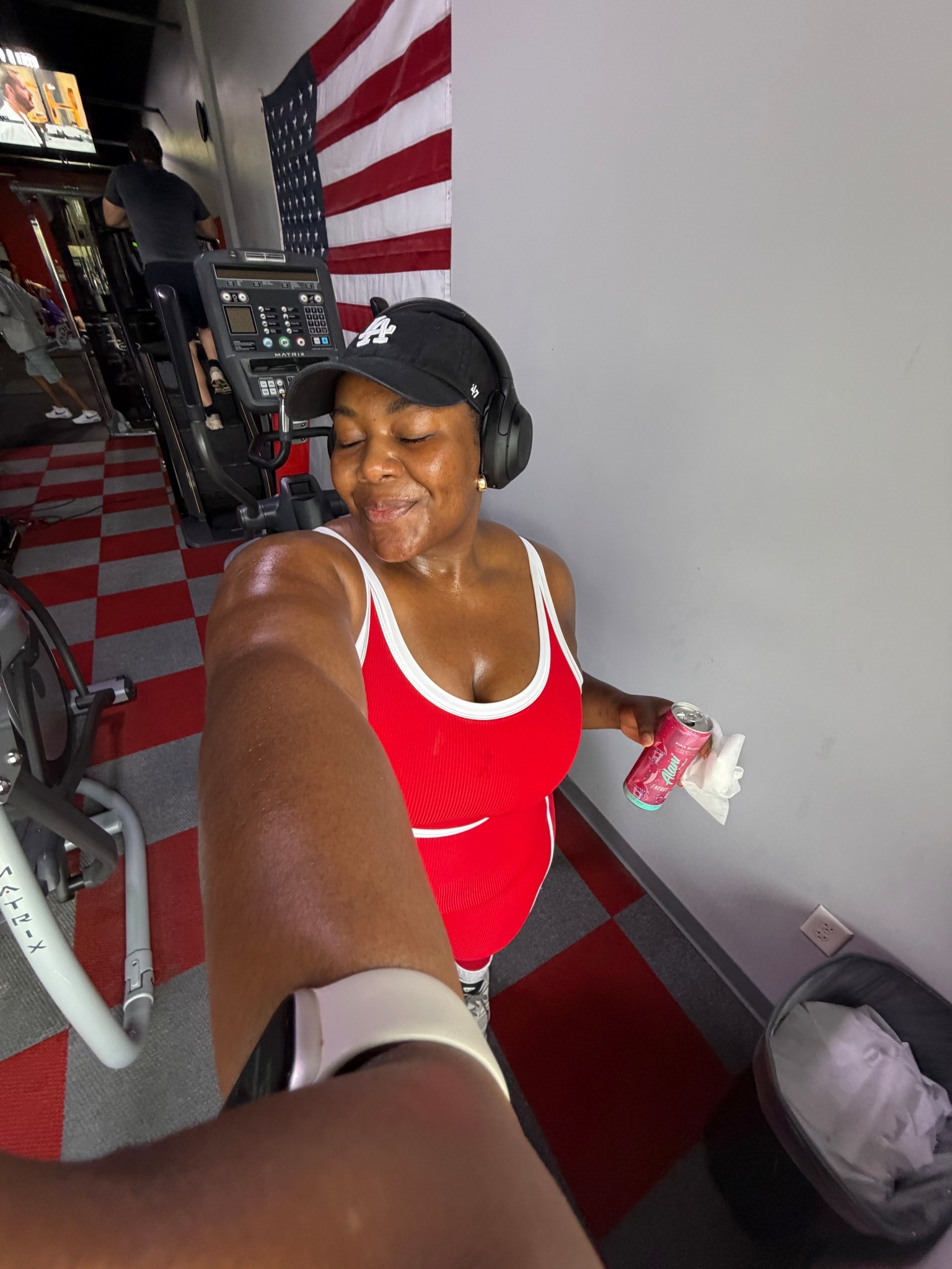 hot girls sweat at the gym 💦🏋🏾‍♀️

Size 1 top + bottom 

#LTKPlusSize #LTKSaleAlert #LTKActive