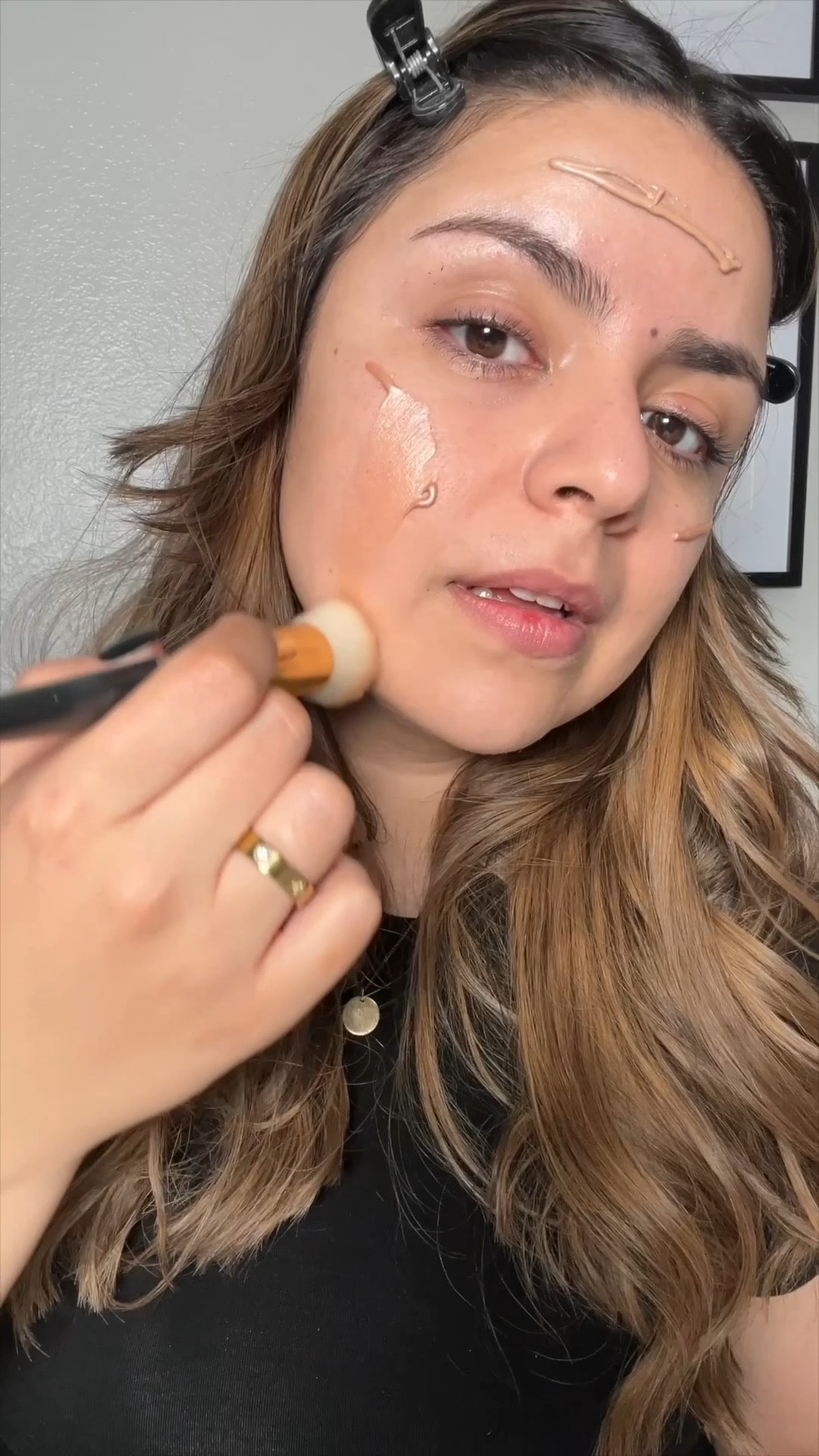 #giftedbylorealparis
I COMPLETELY GET the hype behind the @lorealparis Lumi Lotion now. 🔥The coverage is beautiful and the glow is exactly what I go for in liquid highlighters — JUST glow with little to no glitter, just healthy, lit-from-within skin.

Such a gorgeous finish on the skin — effortless ✨

@campustrendsetters 
#hcmxlumilotion
#zfluencegiveaway
#AZMUA 
#glowyskin

#LTKmorningroutine #LTKBeauty #LTKgrwm