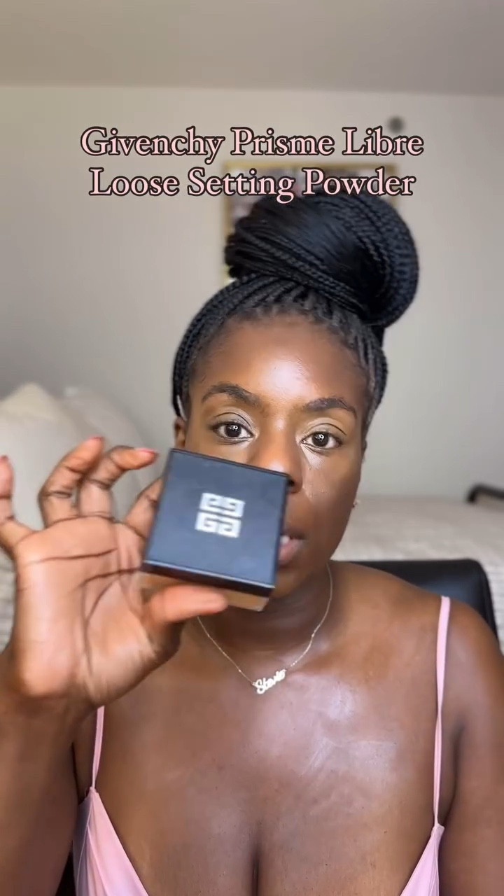 My holy grail setting powder is hands down Givenchy Beauty Prisme Libre! It color corrects your base and leaves you with the best finish of anything I’ve ever used. I use color 6: Flanelle Epicée. If you’re going to invest in anything and have one expensive makeup item, let it be this powder. You can honestly skirt by with cheaper products for the rest of your makeup routine. What other @givenchybeauty products should I try? #givenchysettingpowder #prismelibre #givenchybeauty