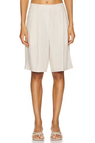 GRLFRND Linen Bermuda Shorts in Natural Linen from Revolve.com | Revolve Clothing (Global)