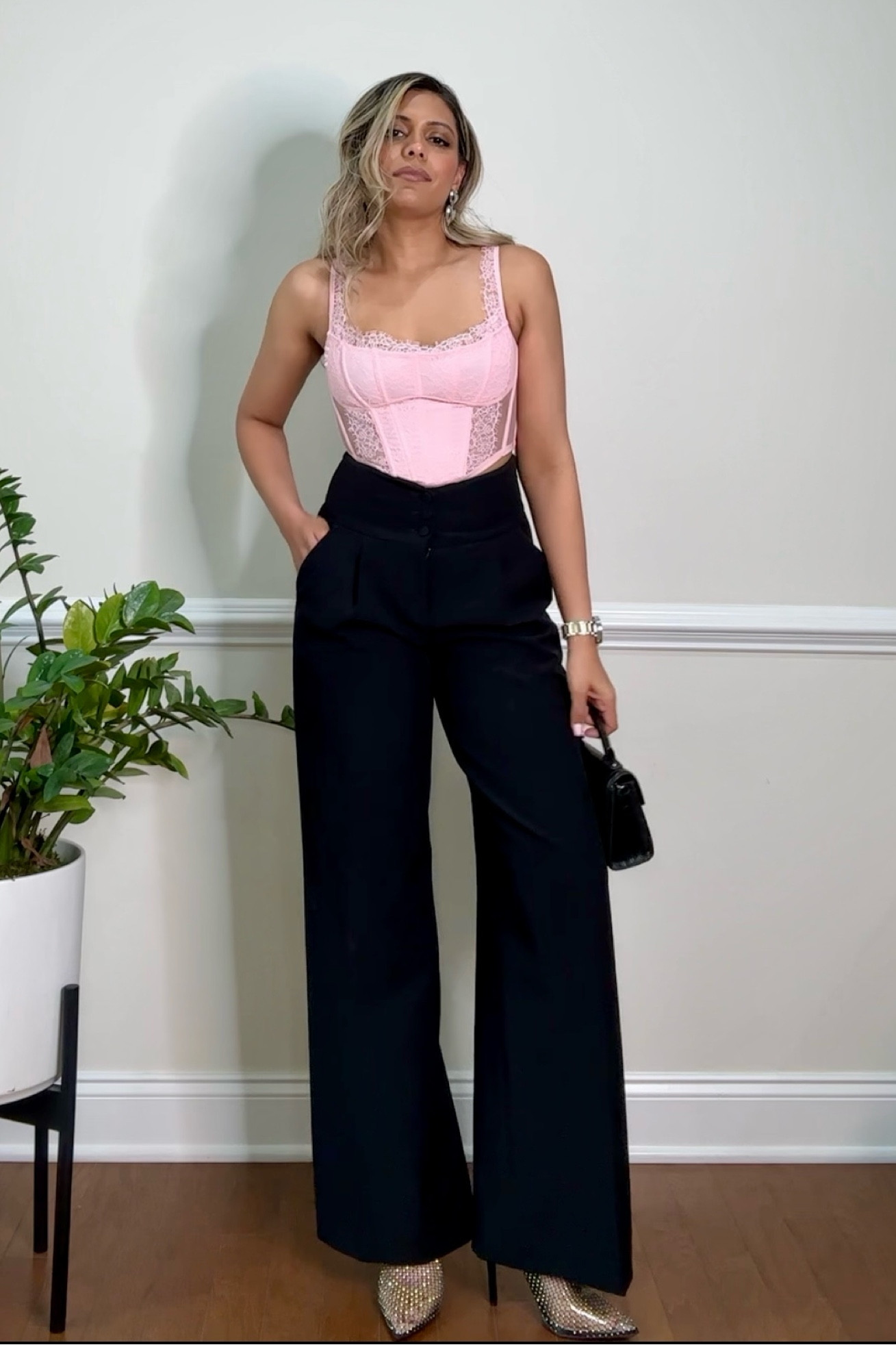 This Victoria secret corset is absolutely stunning! The color, the lace detail and the fit I mean it’s just too darling 💖💖💖
 

#LTKparties #LTKGiftGuide #LTKstyletip