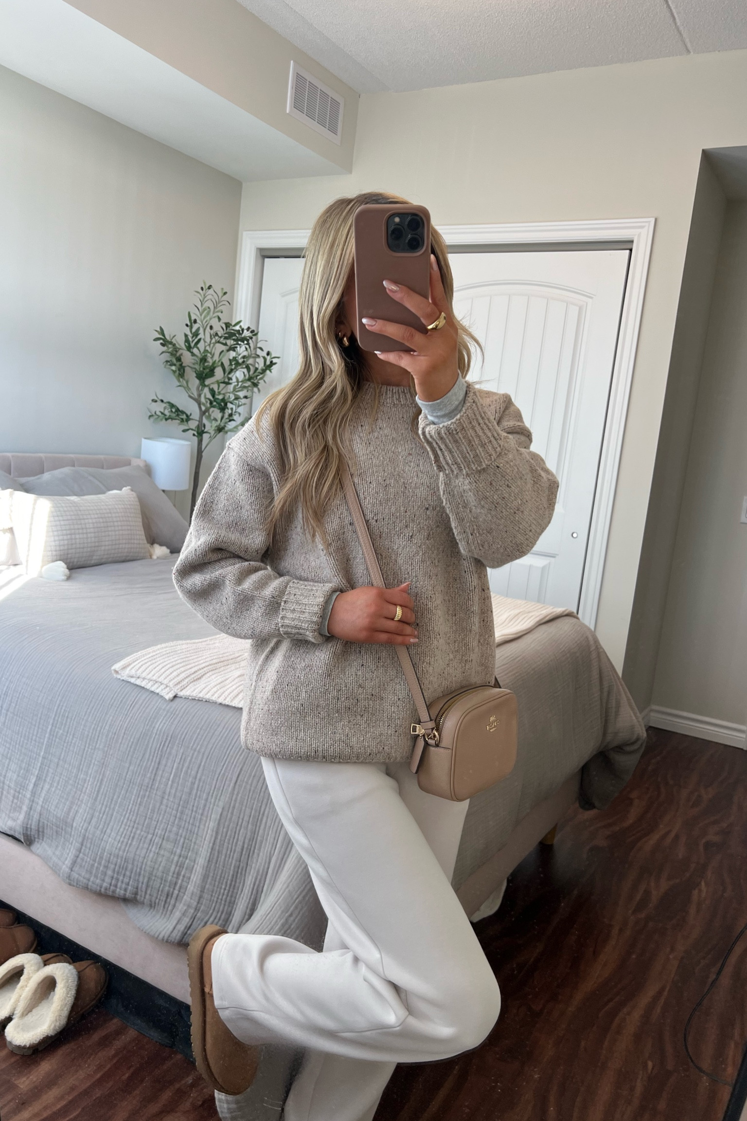 The perfect fall outfit🤎🍂
#Aritzia #Coach #UGG #Amazonn

#LTKworkwear #LTKstyletip #LTKhome