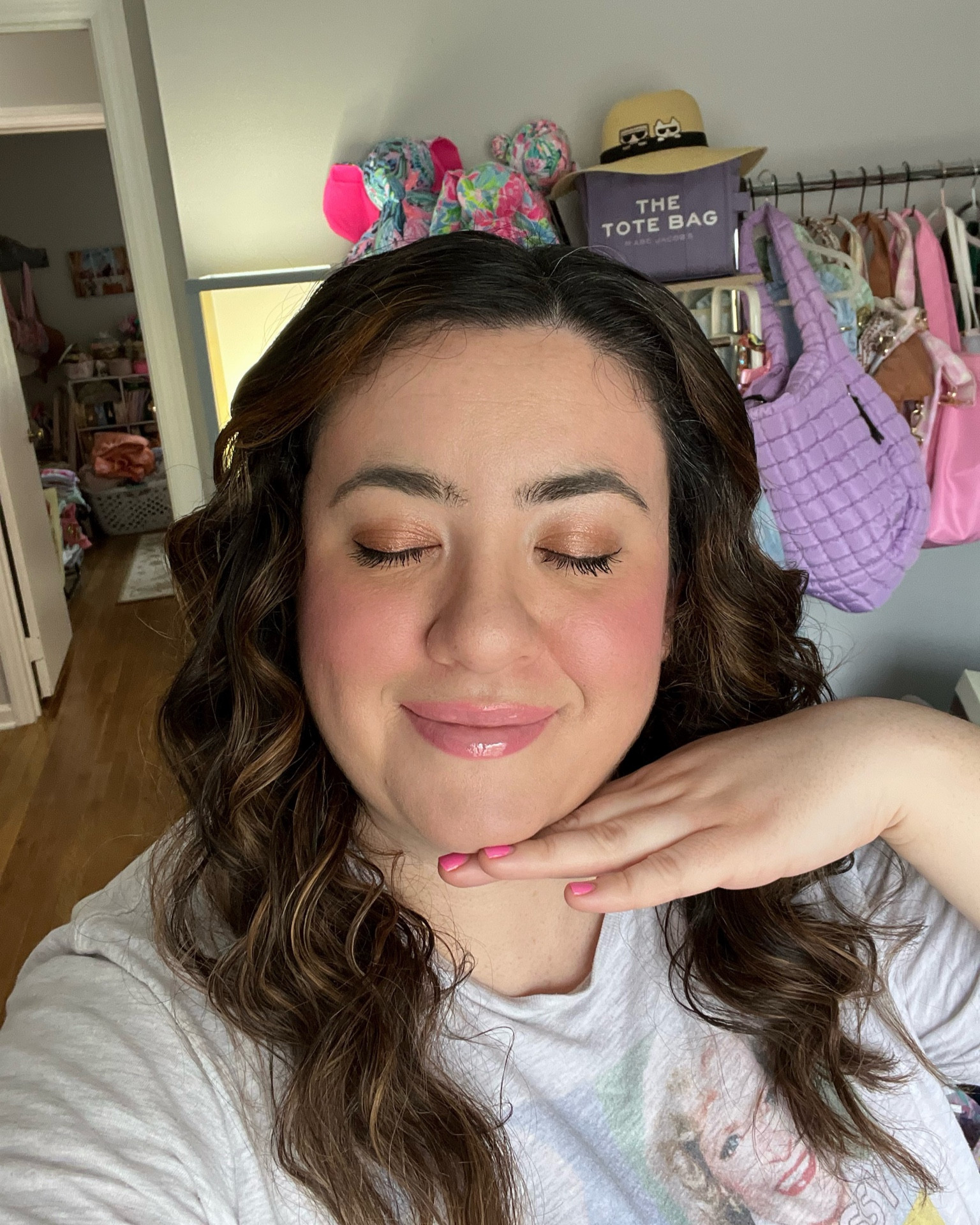 Glowy makeup look 💄 

Glowy setting spray, cream blush, cream bronzer, lip oil, summer makeup look, easy beauty look

#LTKbeauty #LTKfindsunder50