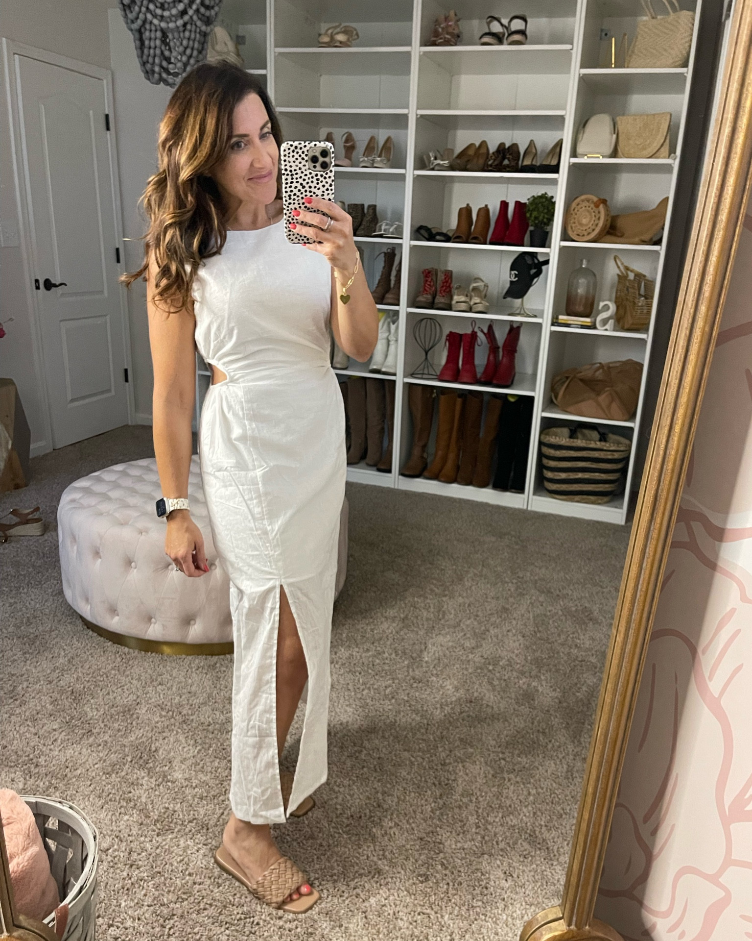 Need a vacation dress?  This is for you!   Adorable fit!   Plenty of room in the bust and fits TTS. 