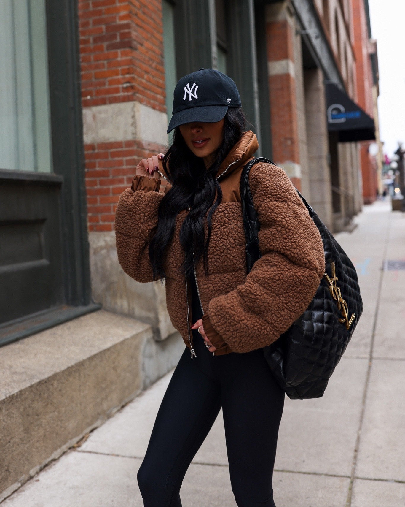 Abercrombie sale picks 
My puffer jacket is on sale - wearing an XS


#LTKfit #LTKunder100 #LTKsalealert