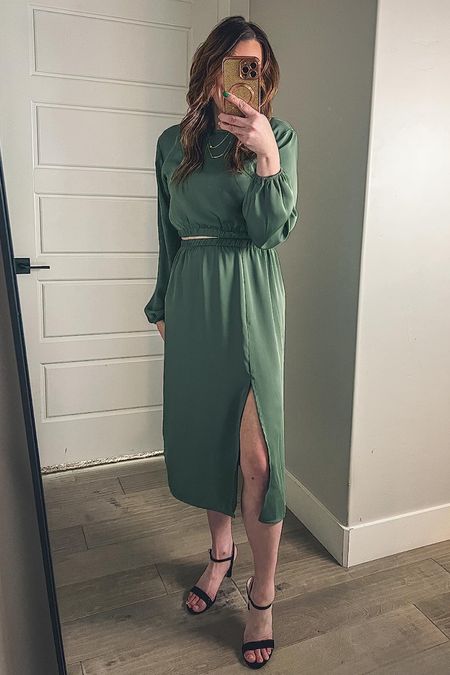 My dress from Amazon is on sale! Under $30 it’s modest but still sexy and sleek. 

I think I might wear this to my sisters wedding in May… what do you think? 

This green is flattering. I’m in the size S and I’m 5’6” tall. Perfect midi length. The waist is stretchy so lots of room to move. Paired it with an open toe strappy heel and simple gold necklace and earrings  
