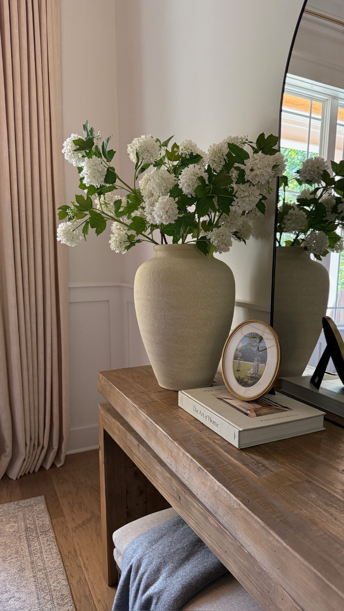 Simple and classic decor is my favorite ✨

#LTKHome #LTKSeasonal