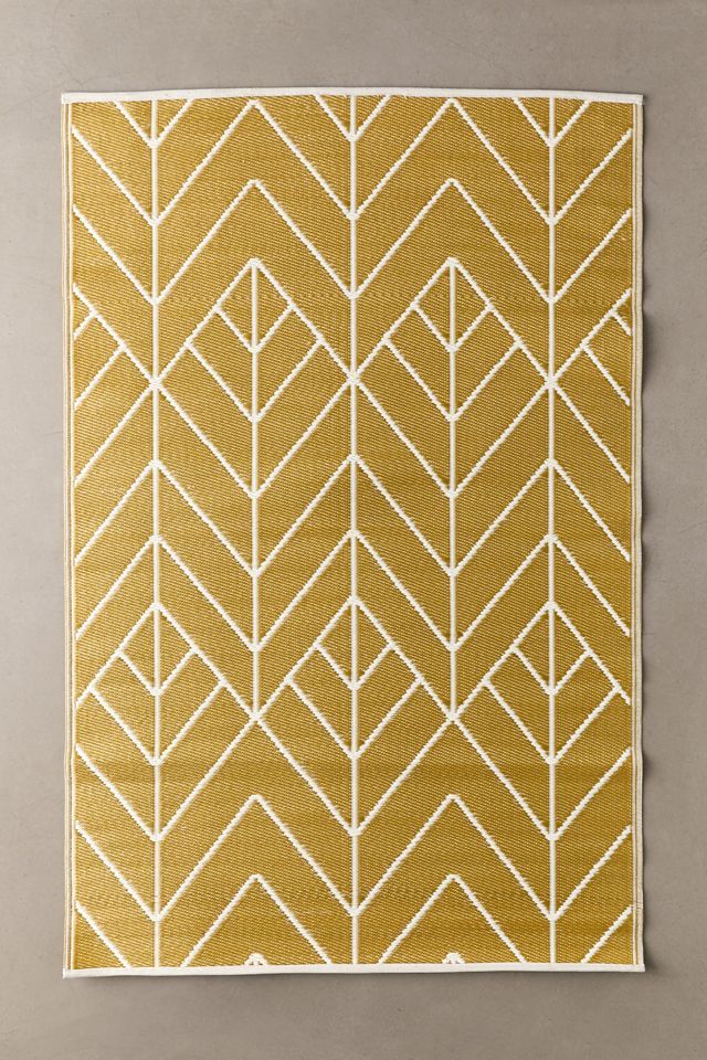 Suri Reversible Indoor/Outdoor Rug | Urban Outfitters (US and RoW)