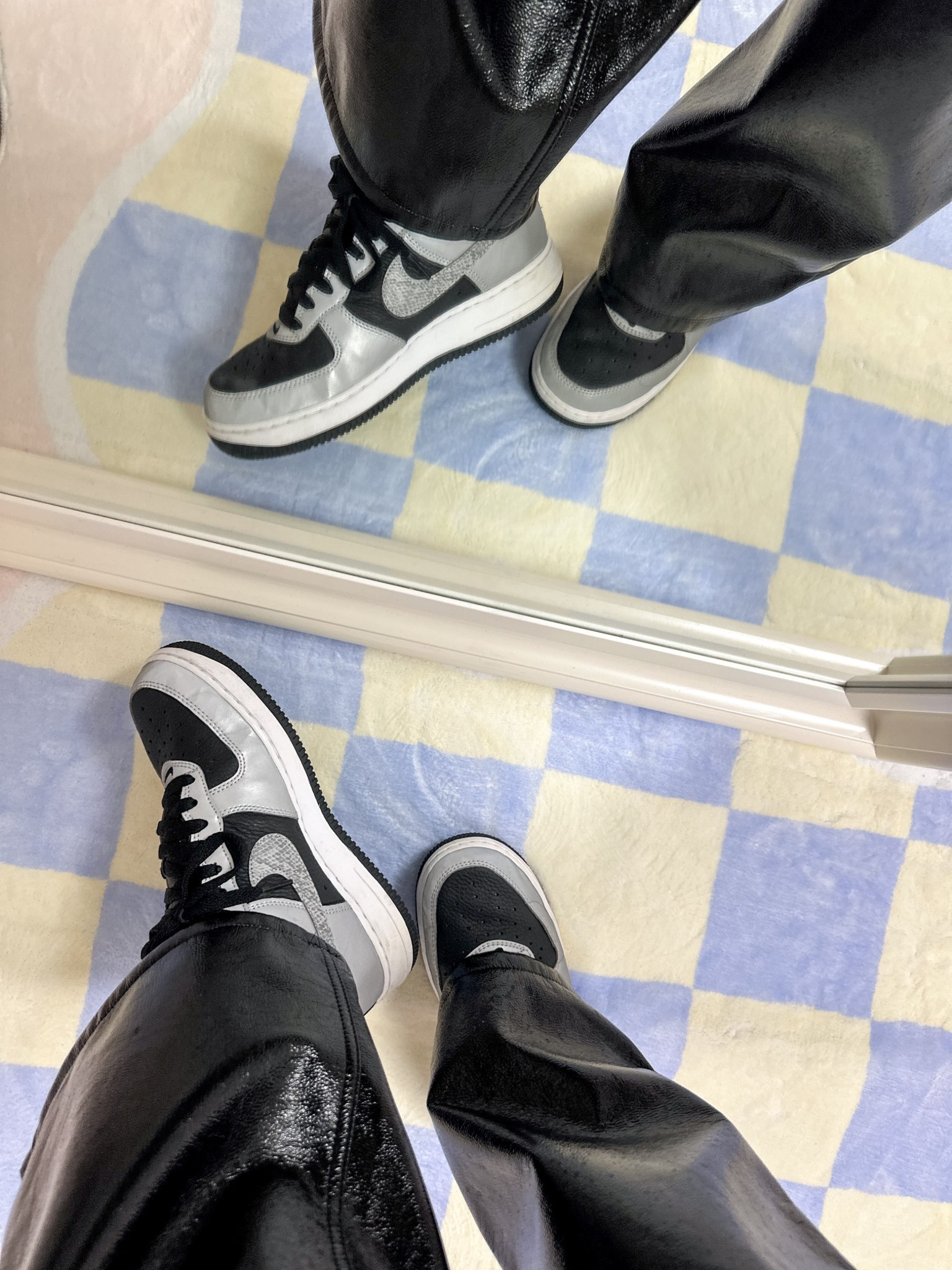 Nike Air Force 1 Silver Reflective 🩶

#LTKSaleAlert #LTKootd