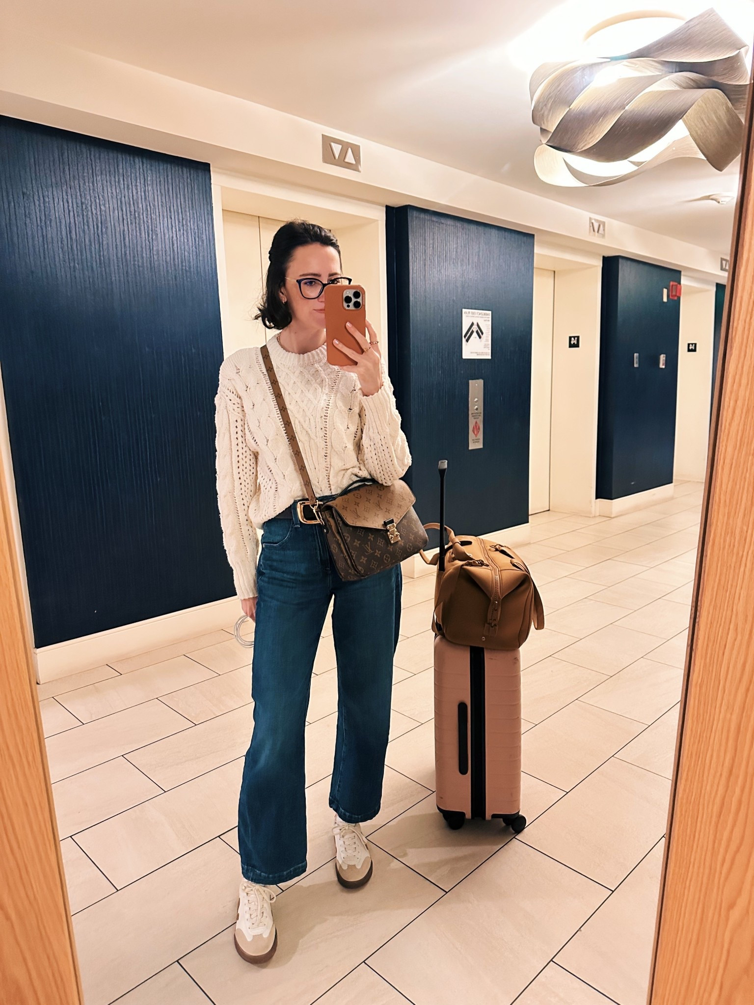 This is my new go-to travel outfit—comfortable, stylish, and airport-approved! These barrel jeans are perfect for flights since they’re loose, soft, and never restrictive. Just add your favorite sweater and sneakers for the perfect plane outfit ✈️ 

#LTKSeasonal #LTKTravel #LTKStyleTip