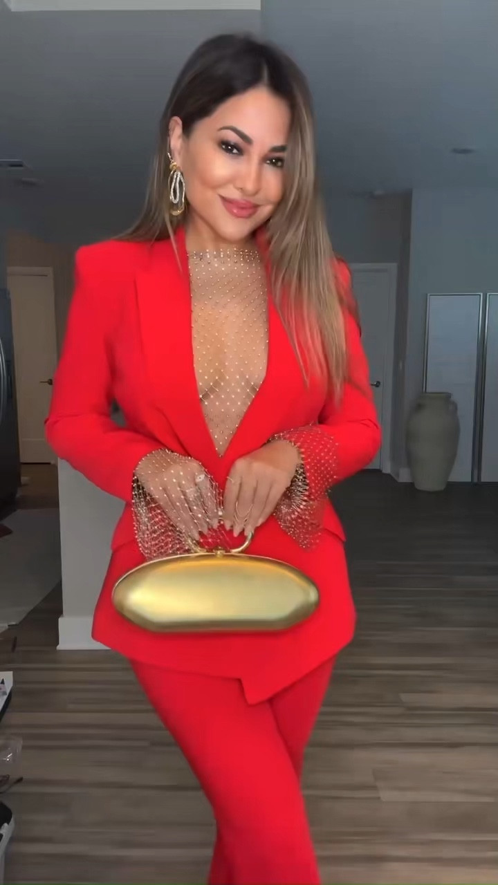 GRWM: styling a suit❤️

#LTKgrwm #LTKootd #LTKSeasonal