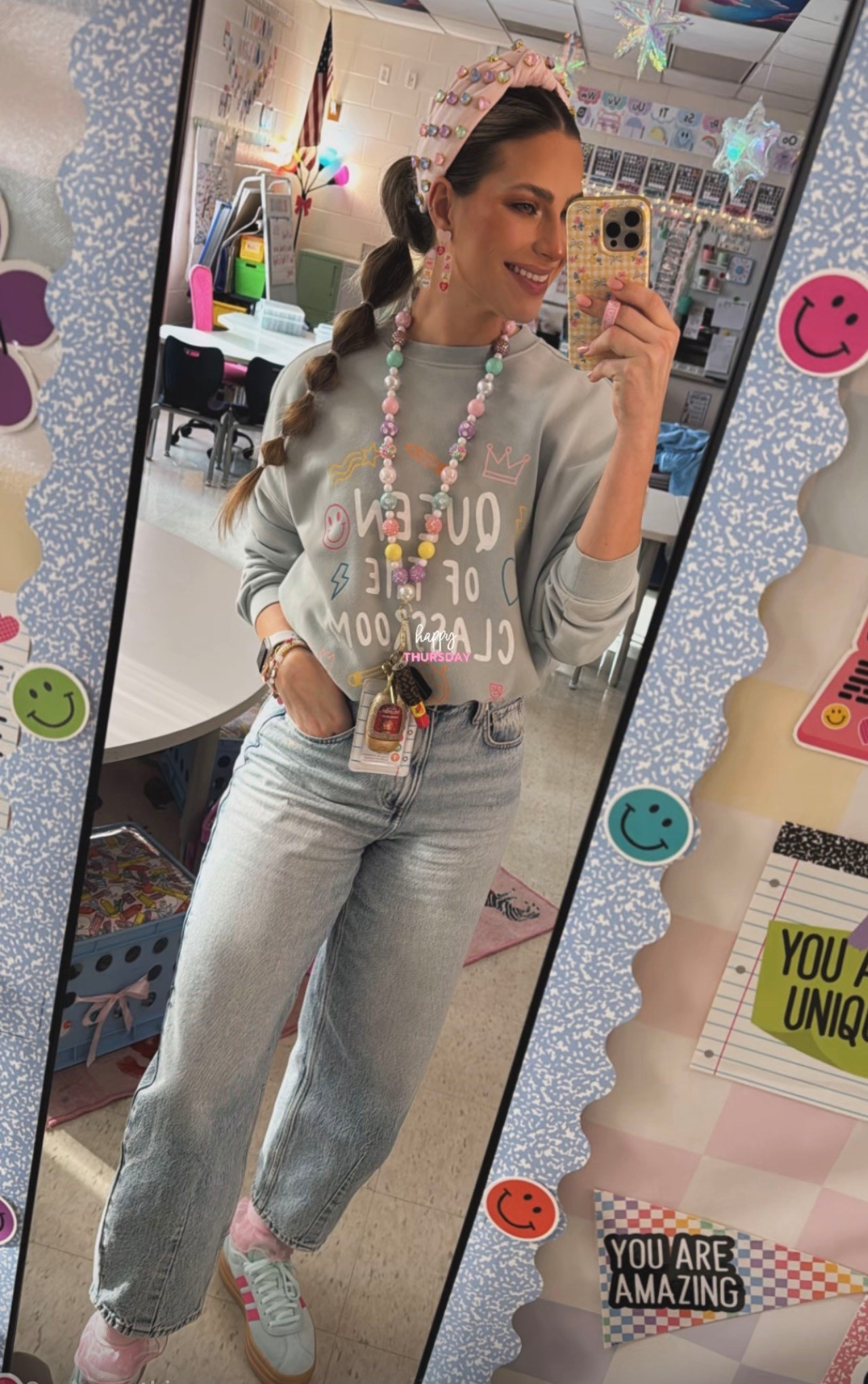 Queen of the Classroom 👑💖 I’m wearing a small in the sweatshirt! Size up for an oversized fit! 