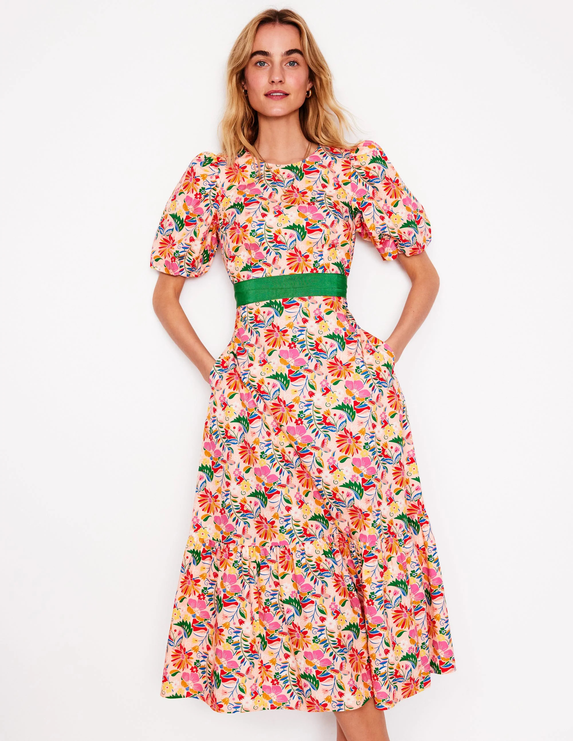 Kleid mit Ripsband-Taille-Bunt, Kaskadenartige Wildblumen | Boden DE