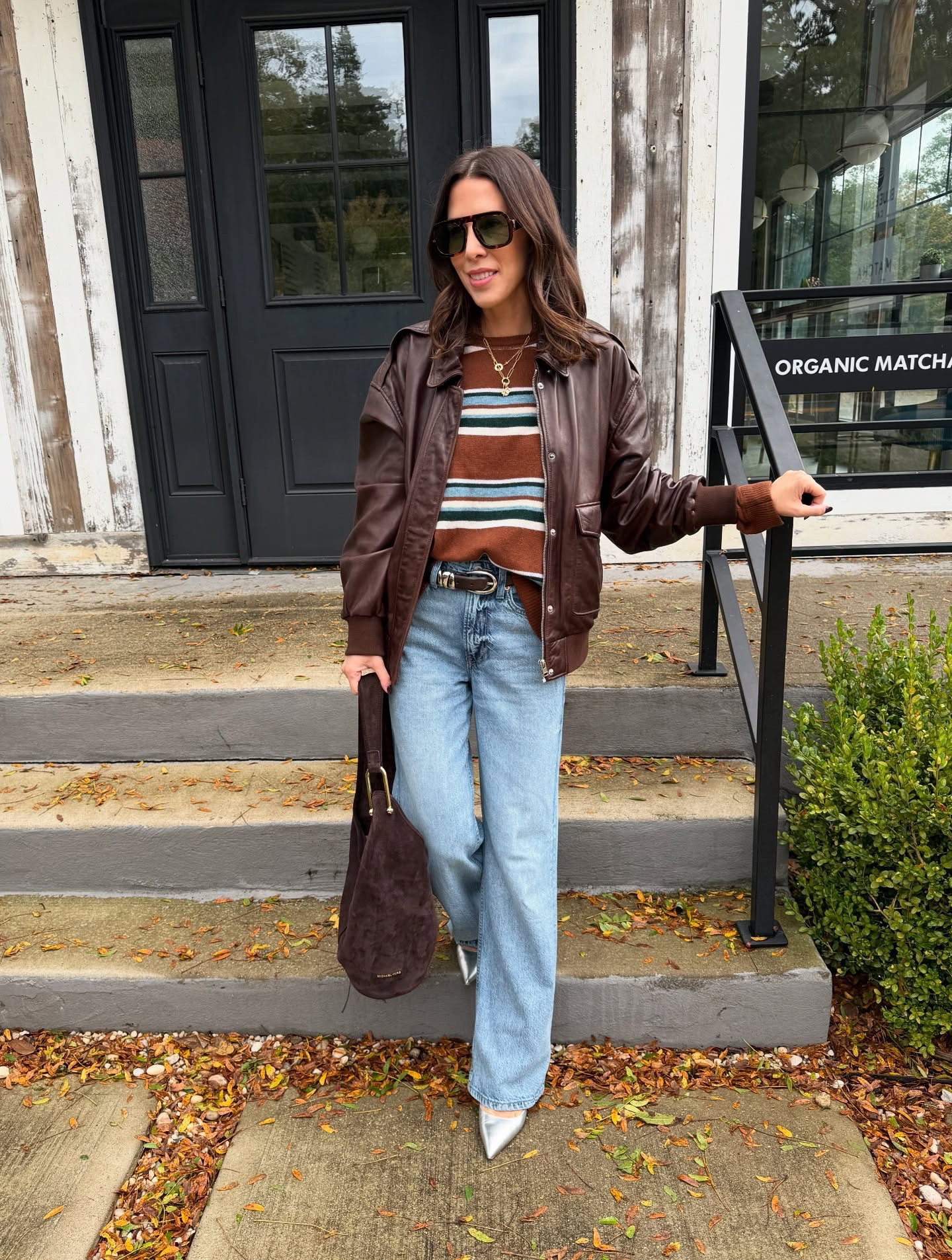 Today’s Fall fit. Obsessed with my new sweater from my bestie @minnieyorker ! Wearing chocolate brown on repeat, I cannot get enough! 

Comment BROWN for outfit links! 🤎

Jacket: @mylamarque 
Sweater: @minnieyorker 
Jeans: @hm 
Shoes: @stuartweitzman 
Belt: @madewell 
Bag: @michaelkors