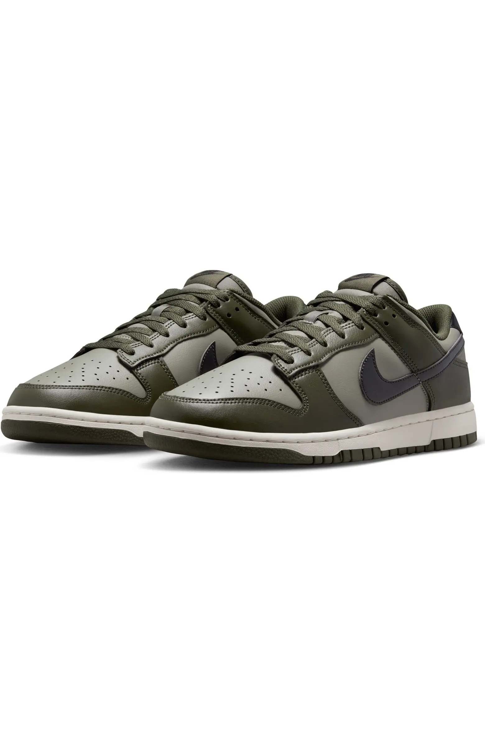 Dunk Low Retro Basketball Sneaker (Men) | Nordstrom