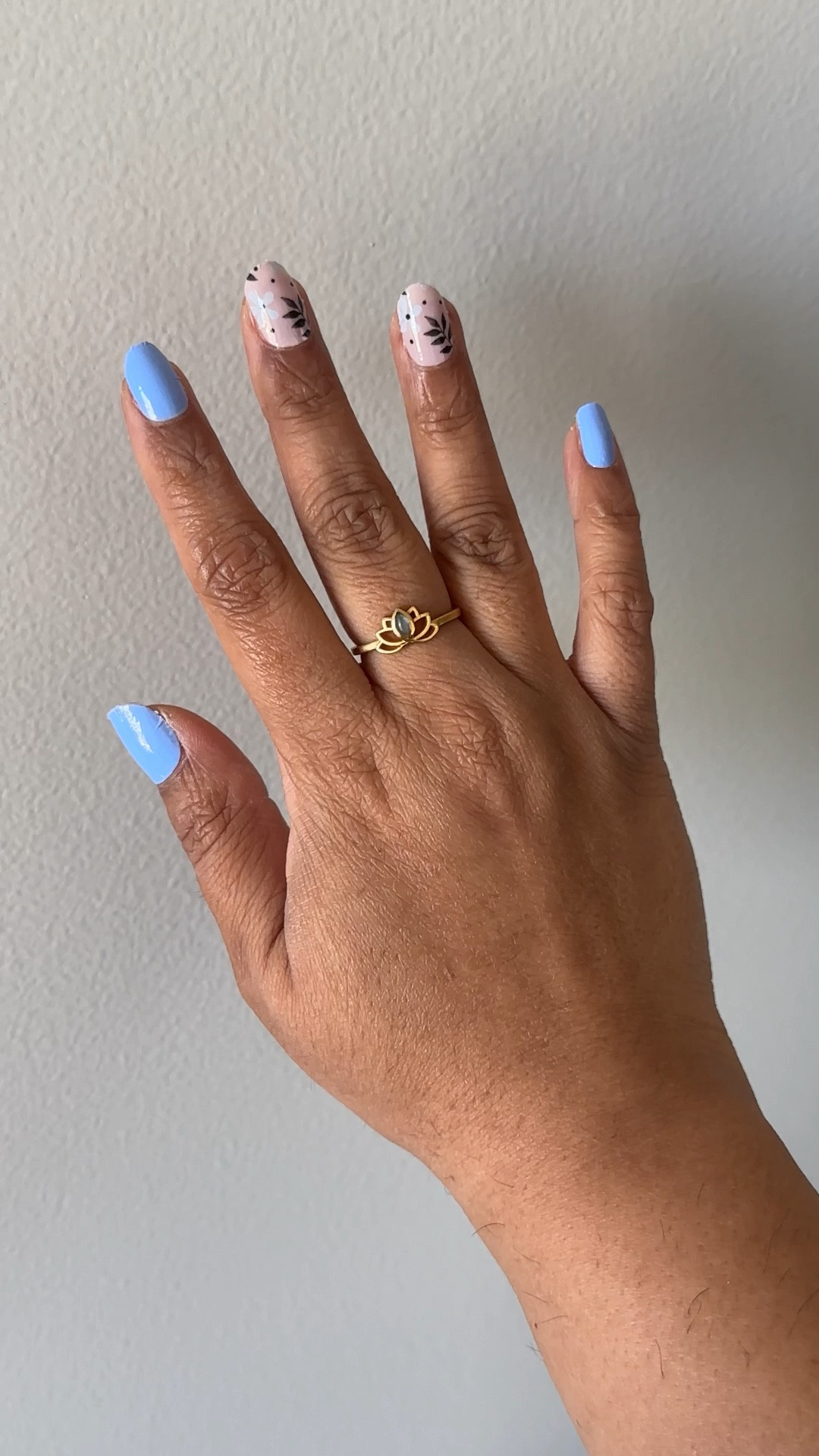 Sunday self care 💅🏽

I love doing my nails at home - it allows me some quality me time and is budget friendly! Using stick on nail strips like these make pretty nails easy and mess free. This set is perfect for spring and summer nails/manicure. 

#LTKstyletip #LTKVideo #LTKbeauty