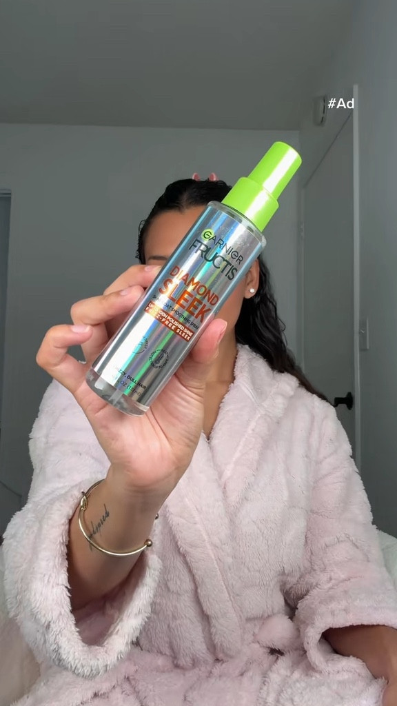 #AD Glossy, frizz-free, expensive-looking hair... but make it at home it used the Garnier Sleek & Shine shampoo + conditioner to prep my hair in the shower, then finished with the Diamond Sleek Shine spray for that smooth, light-reflecting shine.
Safe to say I'm obsessed with how this turned out!!
#TargetPartner #garnierpartner @target
@GARNIER @LTK #liketkit

Shop here
https://liketk.it/5YODs 

#LTKselfcare #LTKdayinmylife #LTKBeauty