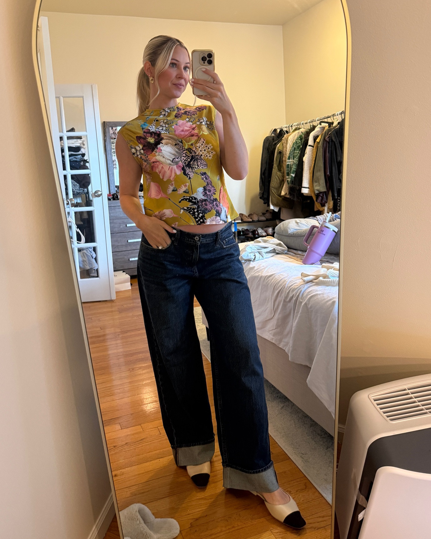 6 months pregnant and have been just sizing up! 💛

#LTKootd #LTKWorkwear