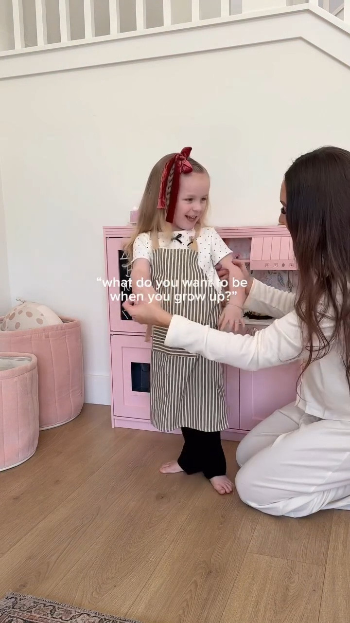 Best job I’ve ever had 🤍 
Love watching her imagination shine with this cute little play kitchen from @bcproducts that keeps her busy, creative and happily playing 🥹✨🍽️ 

#momanddaughter #nevergrowup #toddlergirlmom #screenfreeactivities #playkitchen