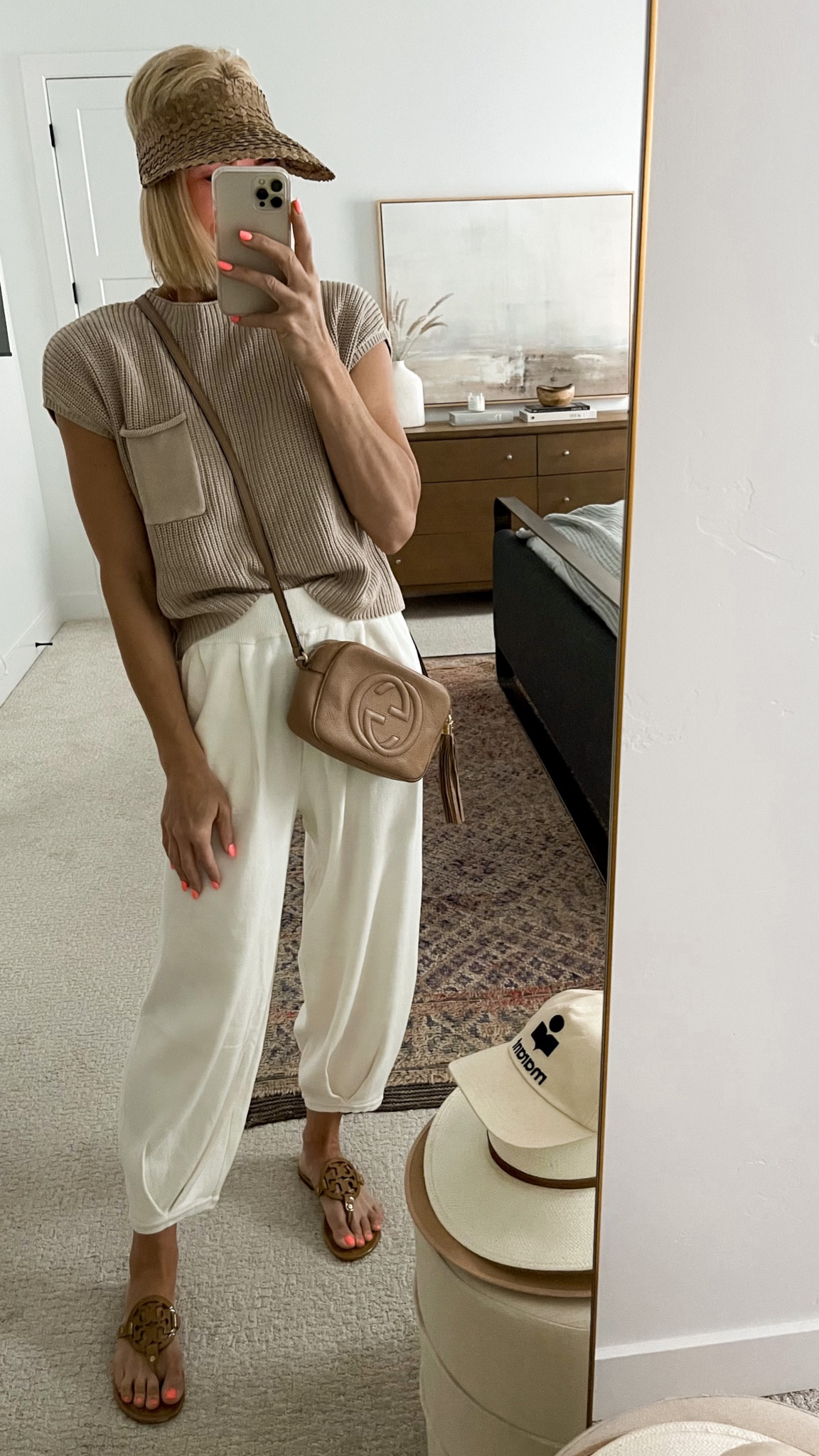 Cannot get over the quality, fit and price of this set! So GOOD!
Runs tts, wearing size M
Wearing tan patent sandals, run TTS
Perfect for lounging, travel, causal outfit


#LTKunder50 #LTKFind #LTKSeasonal