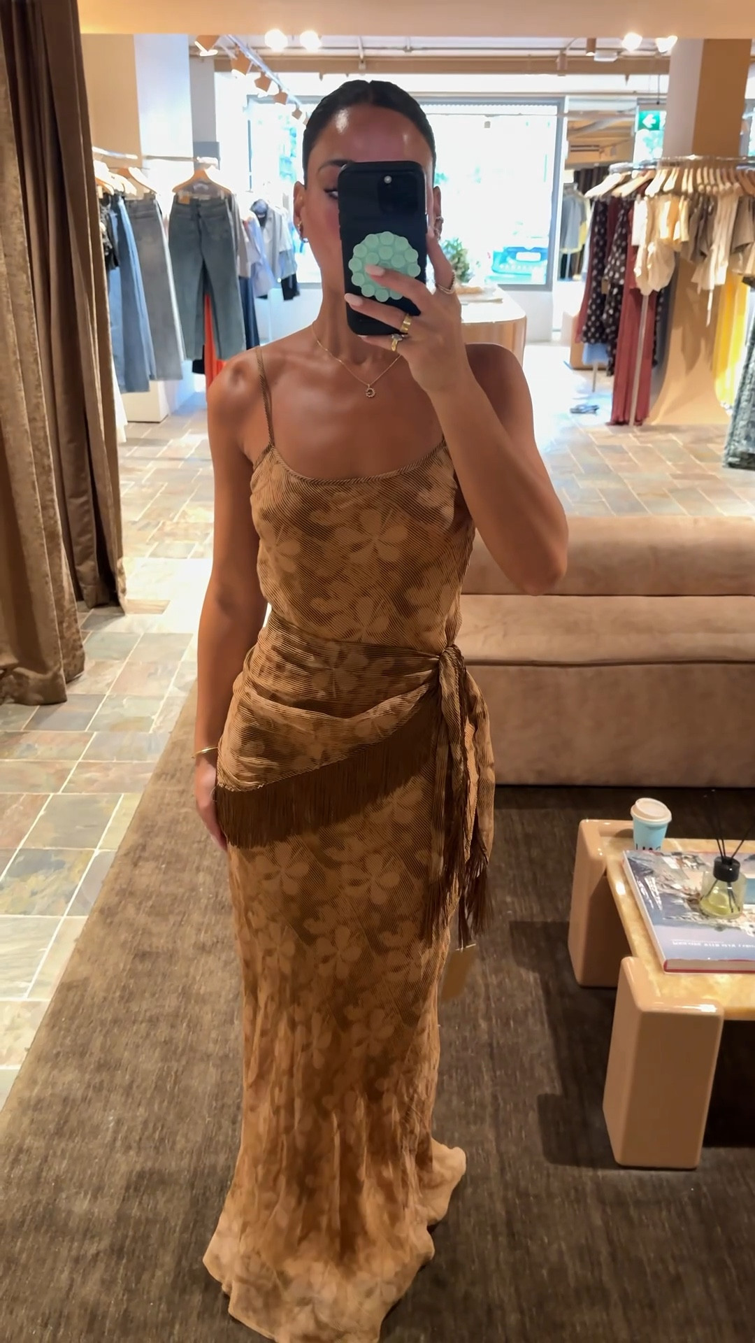 I’m wearing size S (wanted to see the fit difference between XS and S in the other colourway) 🤎