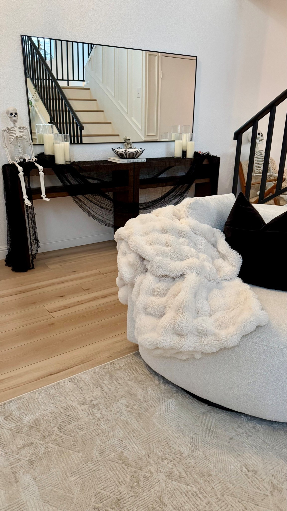 Halloween entryway 

#LTKSeasonal #LTKHalloween #LTKFindsUnder50