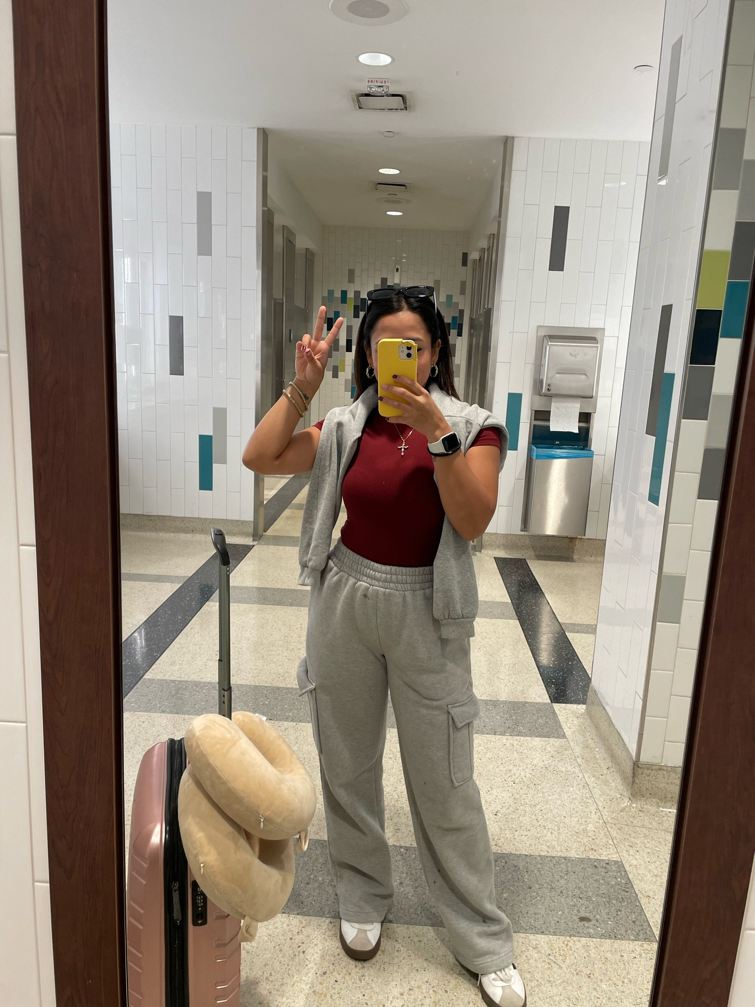 Airport outfit / casual outfit / sweatpants / crewneck 

#LTKcanada #LTKtravel #LTKstyletip