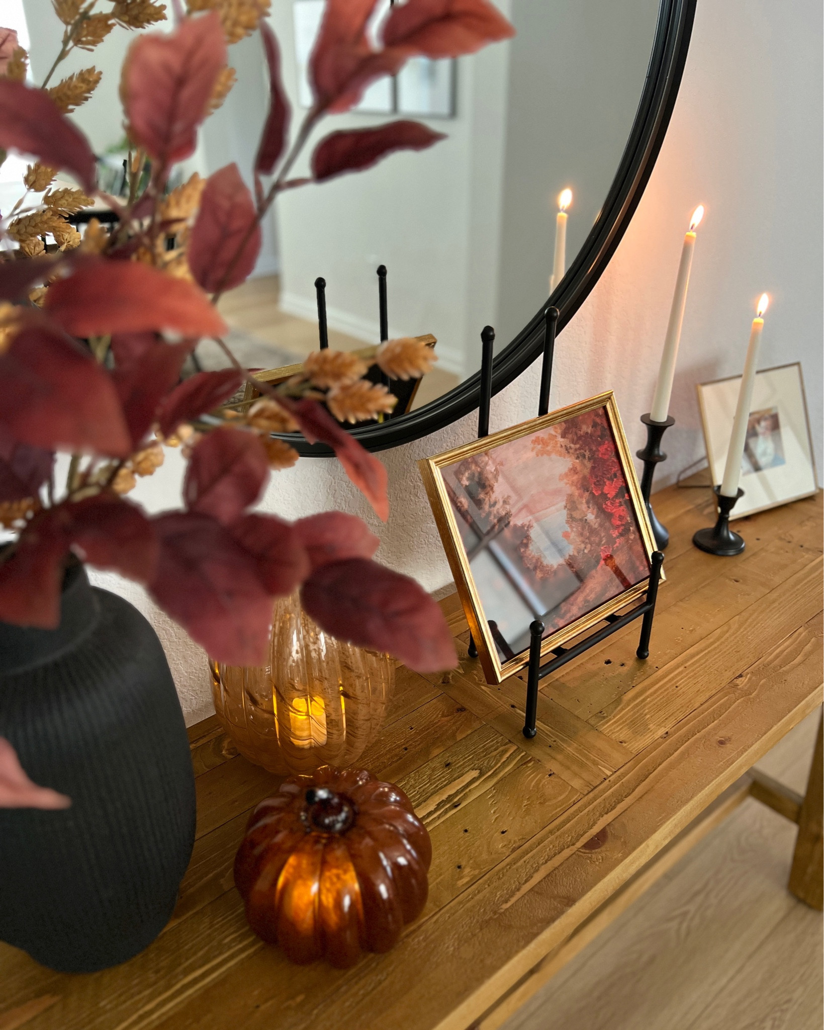 Hello September 🍂👋🏼

It may still be 100 degrees in ATX but it's the start of a new month and I'm ready for all the fall things! I had my first pumpkin cream cold brew of this season this week too!

Have a great weekend! ❤️

#september #falldecor #fallflorals #pumpkins #homedecor 

#LTKhome #LTKSeasonal