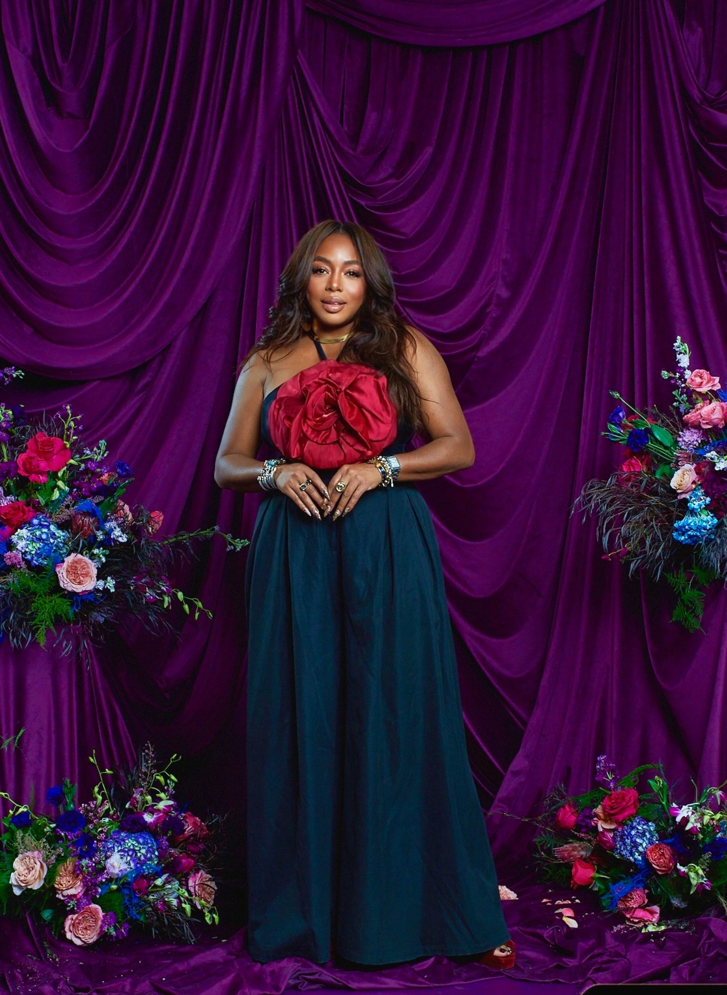 Grace you can’t ignore. This is one of those looks where I didn’t feel overdressed or underdressed, just fully in bloom and present. The floral corset moment feels soft yet striking, while the wide-leg trousers give the drama of a skirt with the ease and comfort of pants. Sometimes elegance isn’t about being loud, it’s about letting simple, thoughtful details carry the moment while you just exist in it. 🌺🖤

Style tip: A sculptural top paired with fluid wide-leg trousers creates instant elegance while still giving you comfort and movement.

Shop the exact pieces or similar ones below.

#LTKstorytime #LTKdayinmylife #LTKootd