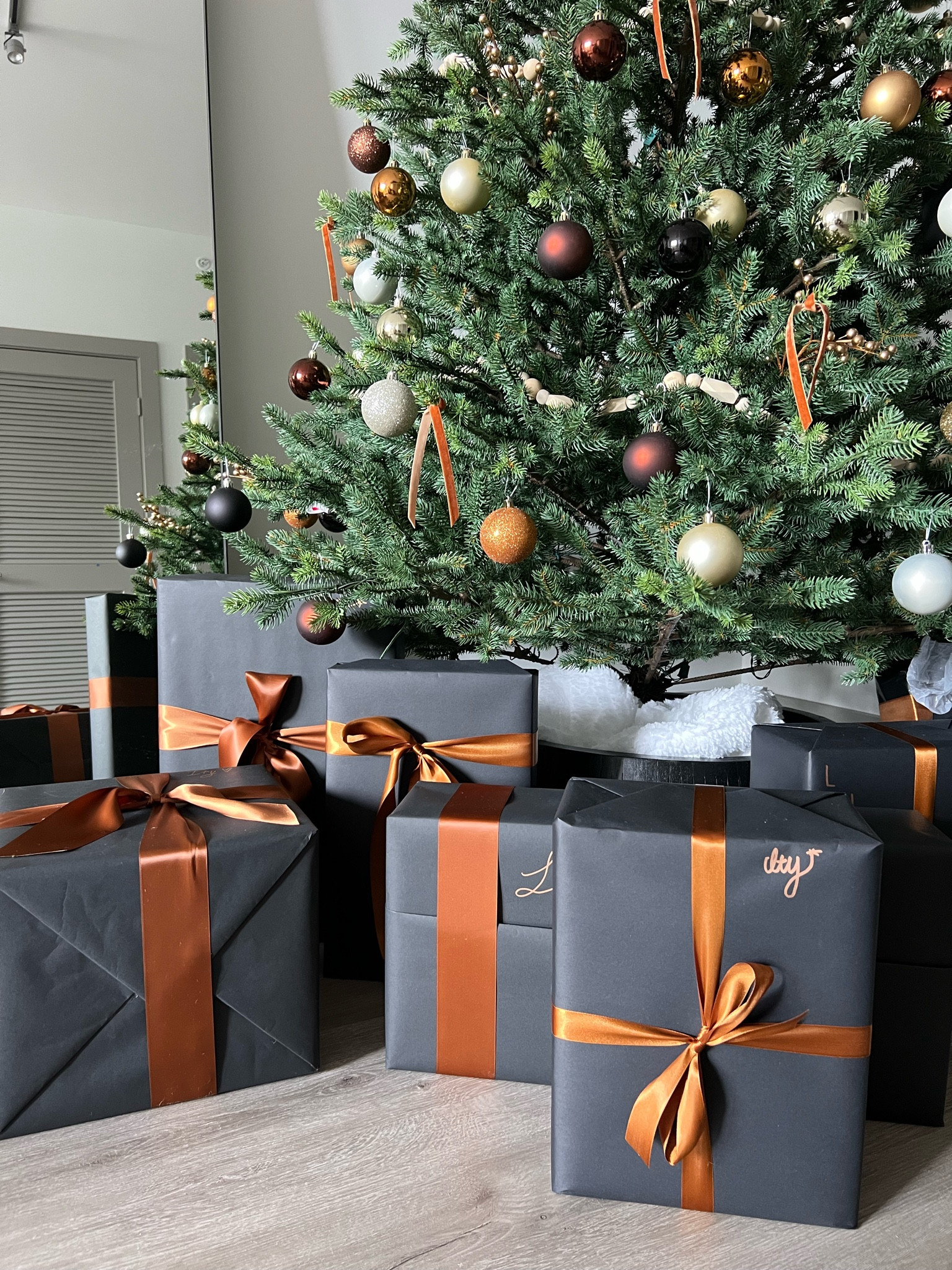 Gifts are under the tree! #holidaygiftwrap #giftwrapideas

#LTKHoliday #LTKSeasonal #LTKGiftGuide