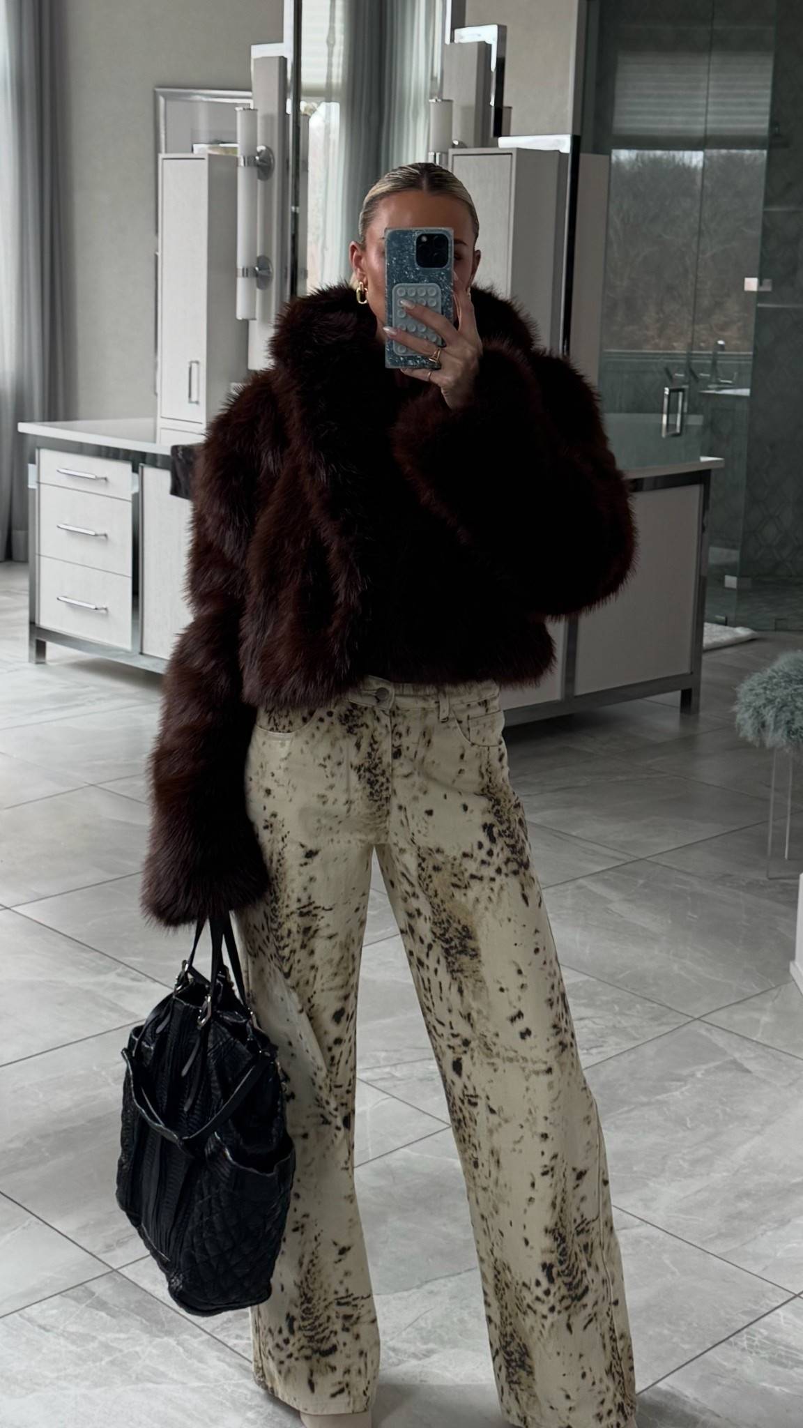 Love a brown fur coat for the winter 🤎

#LTKootd #LTKgrwm #LTKSeasonal