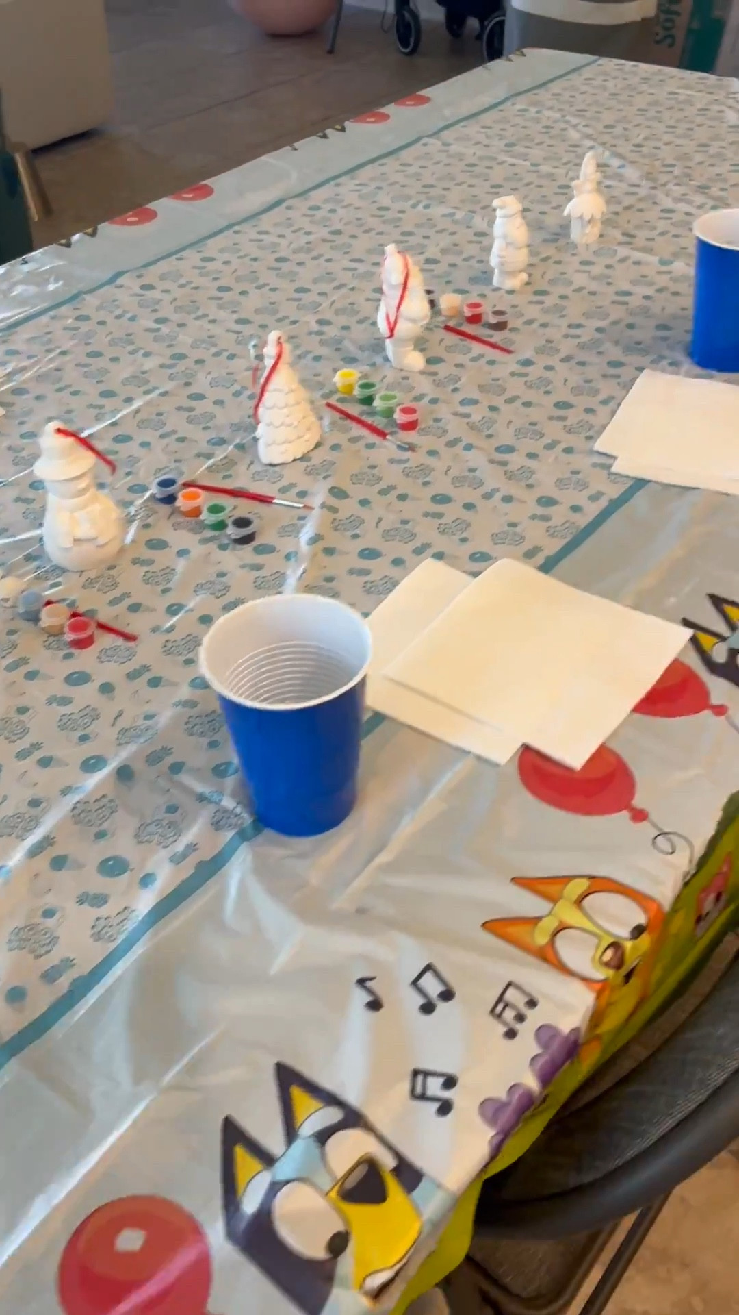 The holidays are here and it’s time to bring on the nostalgia. What better way to start the holidays than with a family friendly activity. Painting holiday ornaments for the tree 🎄. 

#LTKdayinmylife #LTKvlog #LTKHoliday