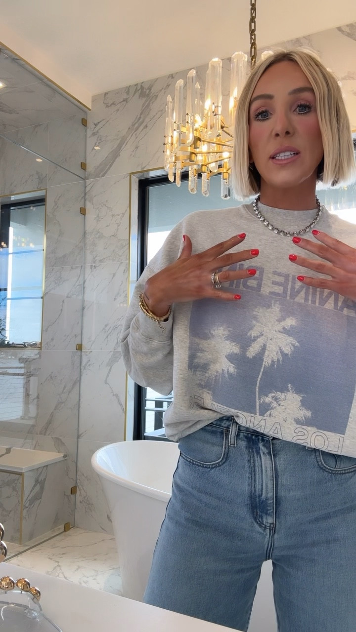 This necklace request has blown up my DM’s and I totally agree! I’ve won it every day! 🙌🙌🙌 the sweatshirt I can’t stop wearing (I’m in a small) 