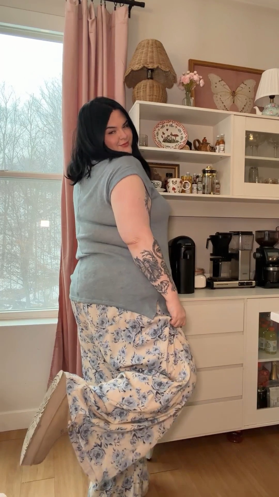 Plus size fashion finds! Plus size ootd. Floral pants 