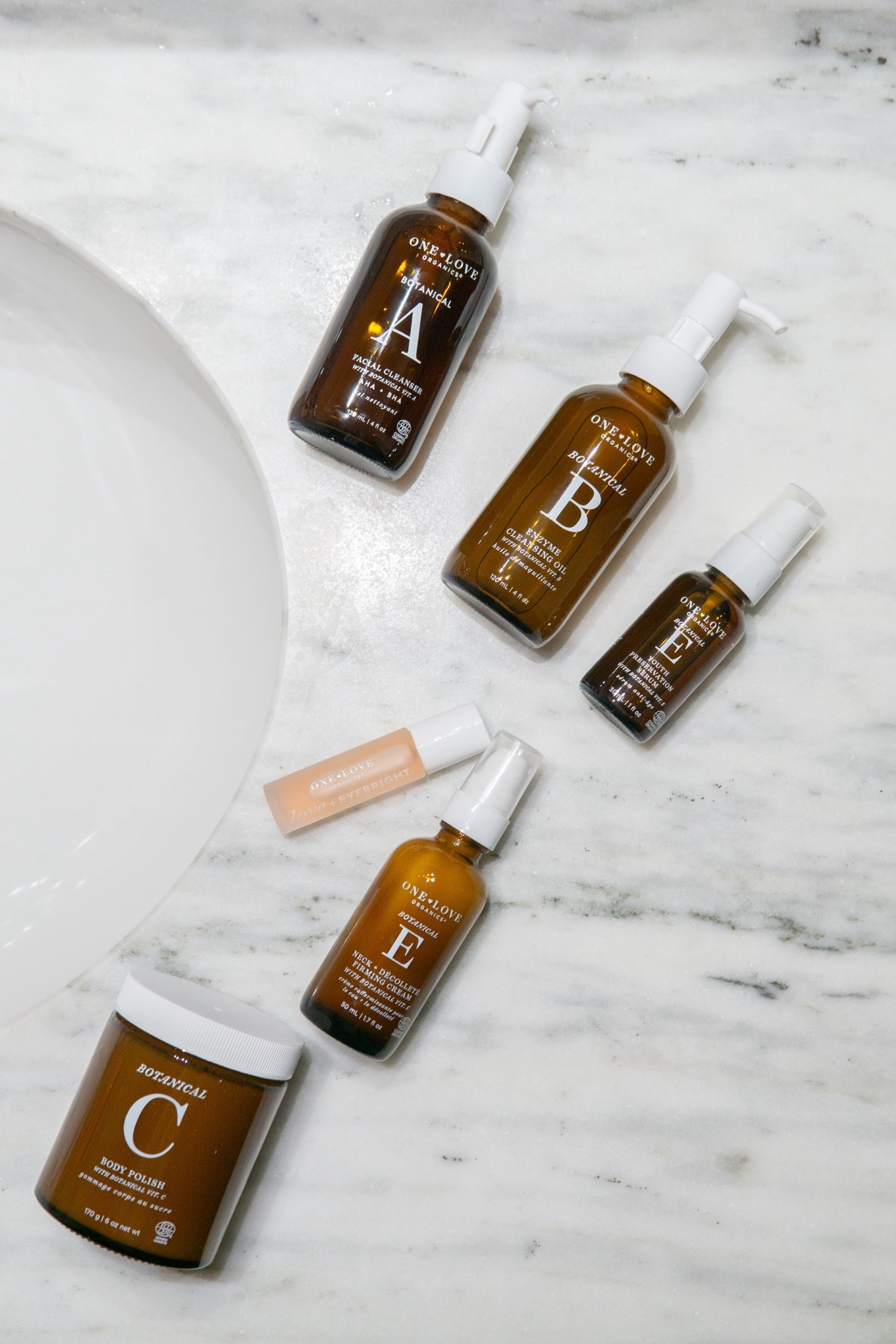 When mindful formulas meet radiant skin! ☀️

If you’re new to @oneloveorganics, here’s the quick story: they’re a small-batch, clean beauty brand crafting skincare right here in the USA with the dreamiest botanicals. Think thoughtful, effective, and fragrant!🌸

To celebrate their 15th Anniversary, they’re treating us to up to 50% off sitewide during their Anniversary Sale. 🎉

Whether you’re already loyal to their cult-favorite Cleansing Oil or curious to try their glow-boosting serums, now’s the time to stock up! 🤍

#LTKSaleAlert