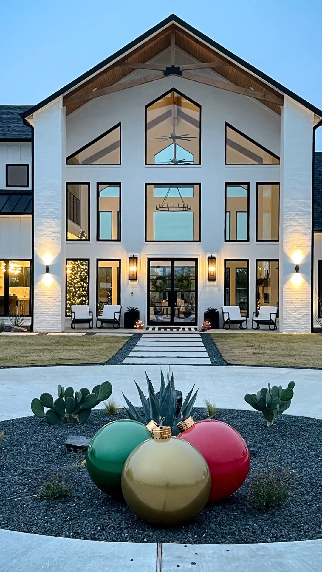 The cutest oversized outdoor ornaments are on sale for $30 right now! 

Outdoor holiday decor, Christmas, Christmas decor, holiday decor

#LTKSeasonal #LTKHoliday #LTKhome