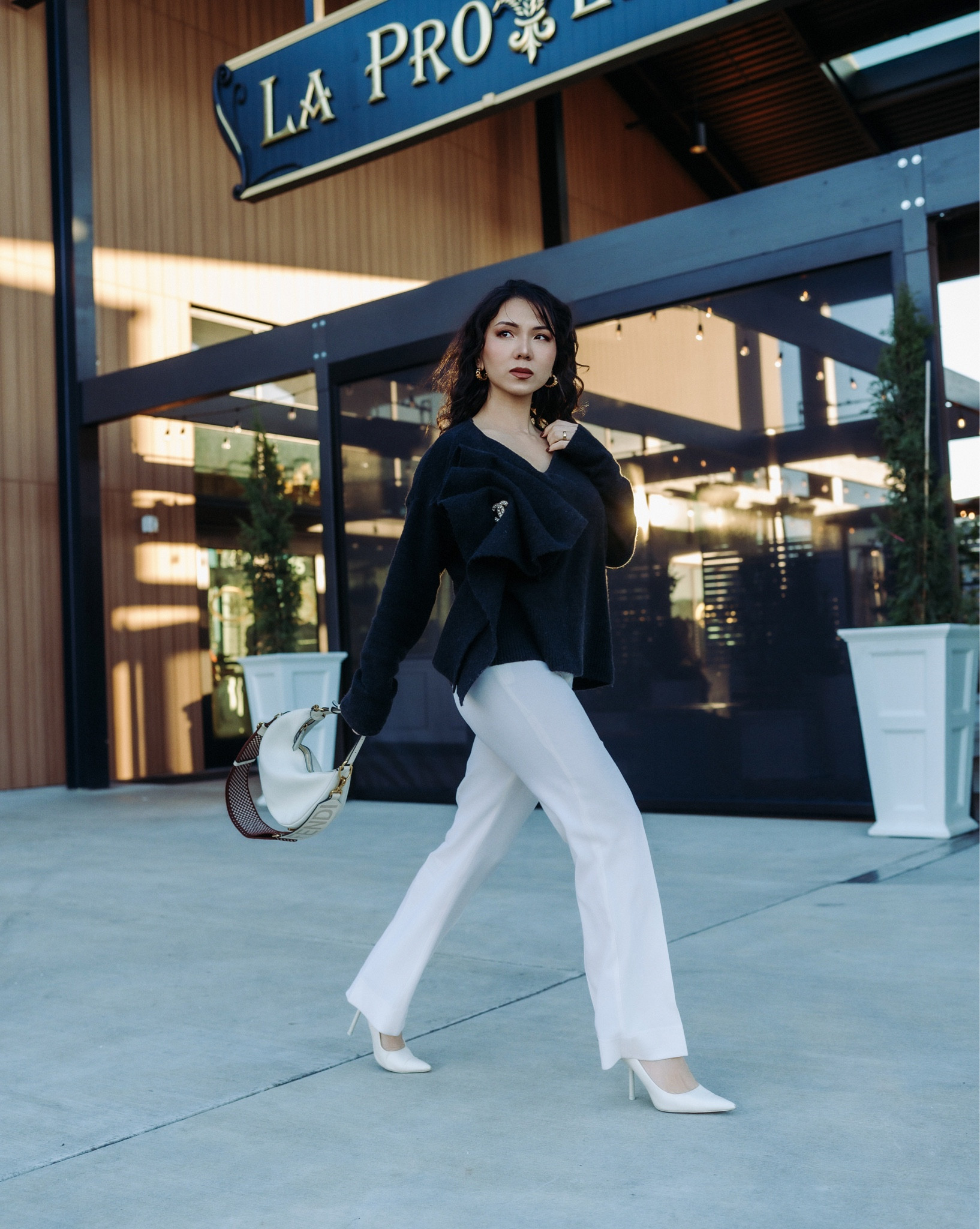 Same Totême sweater, different styling.
The scarf was meant to wrap around the neck — I folded it, pinned it with a Chanel brooch, and let it become an organic statement in the front.

One small styling move completely changed the look.
That’s the power of styling.

Sweater: @toteme
Pants: @maxmara

Style tip: Try re-pinning scarves, belts, or sweater ties where they don’t belong — that’s where the magic happens ✨

#stylingfun #totemesweater #stylingmagic #chanelpin ##beingcreativewithscarves

#LTKmomlife #LTKOver40 #LTKdayinmylife