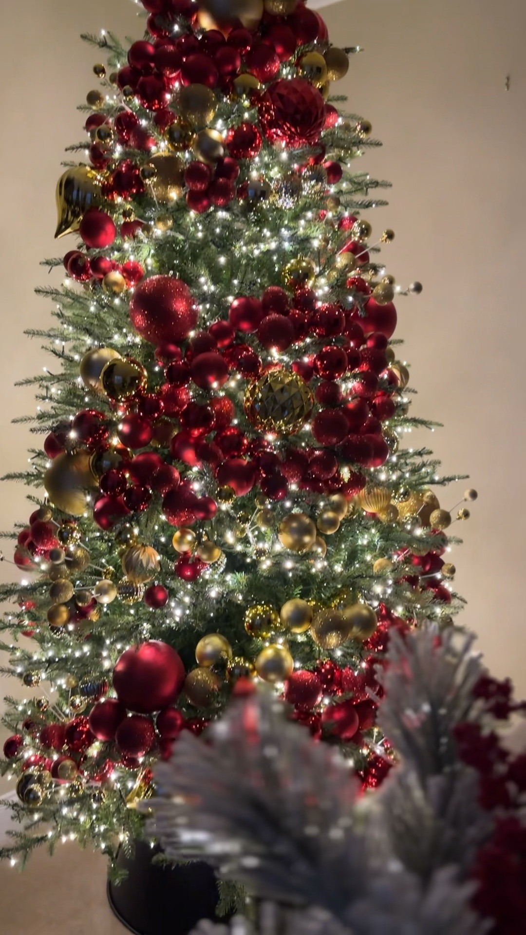 Red and Gold Twinkle Christmas tree glowing in the den at night ✨ I will never get tired of this beautiful tree this holiday season 😍

Christmas tree decor inspo // realistic faux Christmas tree // Christmas ornaments // holiday decorating //
Holiday decor ideas // viral twinkle tree 

#LTKHoliday #LTKhome #LTKVideo