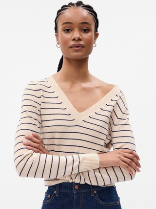 CashSoft V-Neck Sweater | Gap (US)