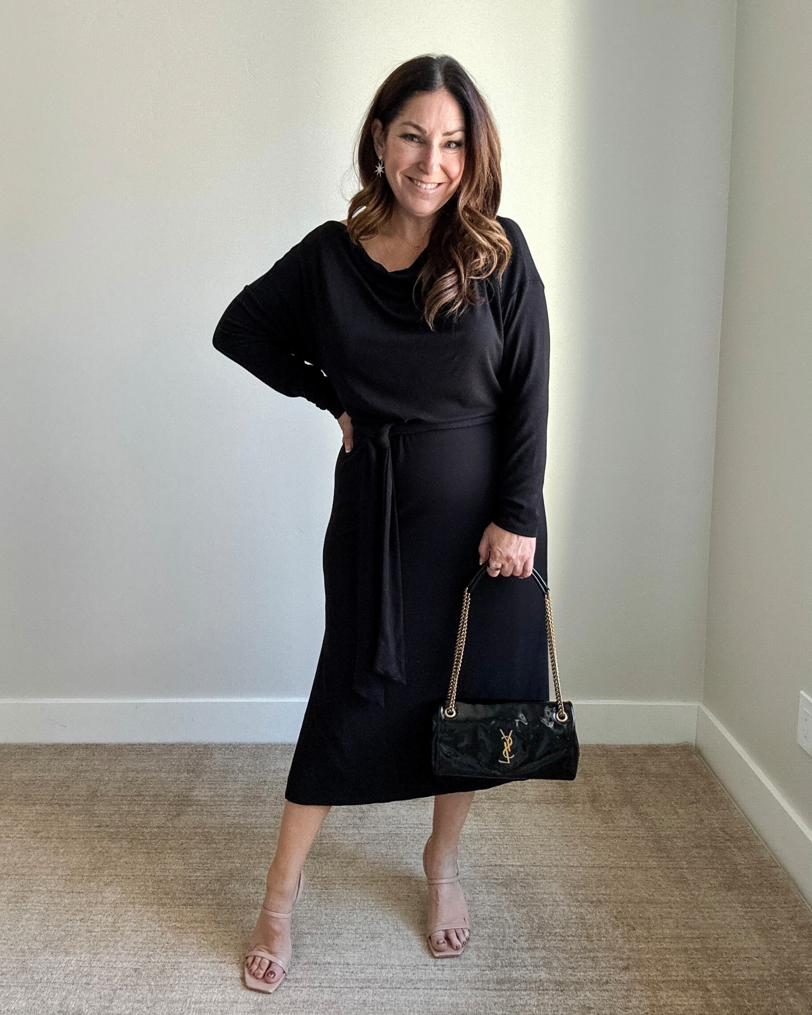 Black Jersey Dress from @gibsonlook wearing large tts. Use code RYANNE10 for 10% off  

 


#LTKHoliday #LTKOver40 #LTKMidsize