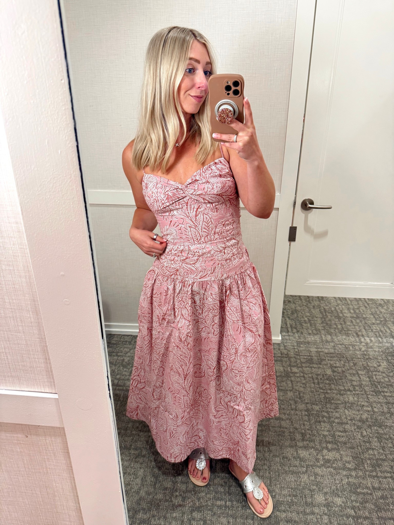 This matching set was gorgeous! The top runs TTS (size small), skirt runs a little big, sized down to a size 2 (normally size 4)

Loft, matching sets, wedding guests 

#LTKootd #LTKMothersDay #LTKSaleAlert