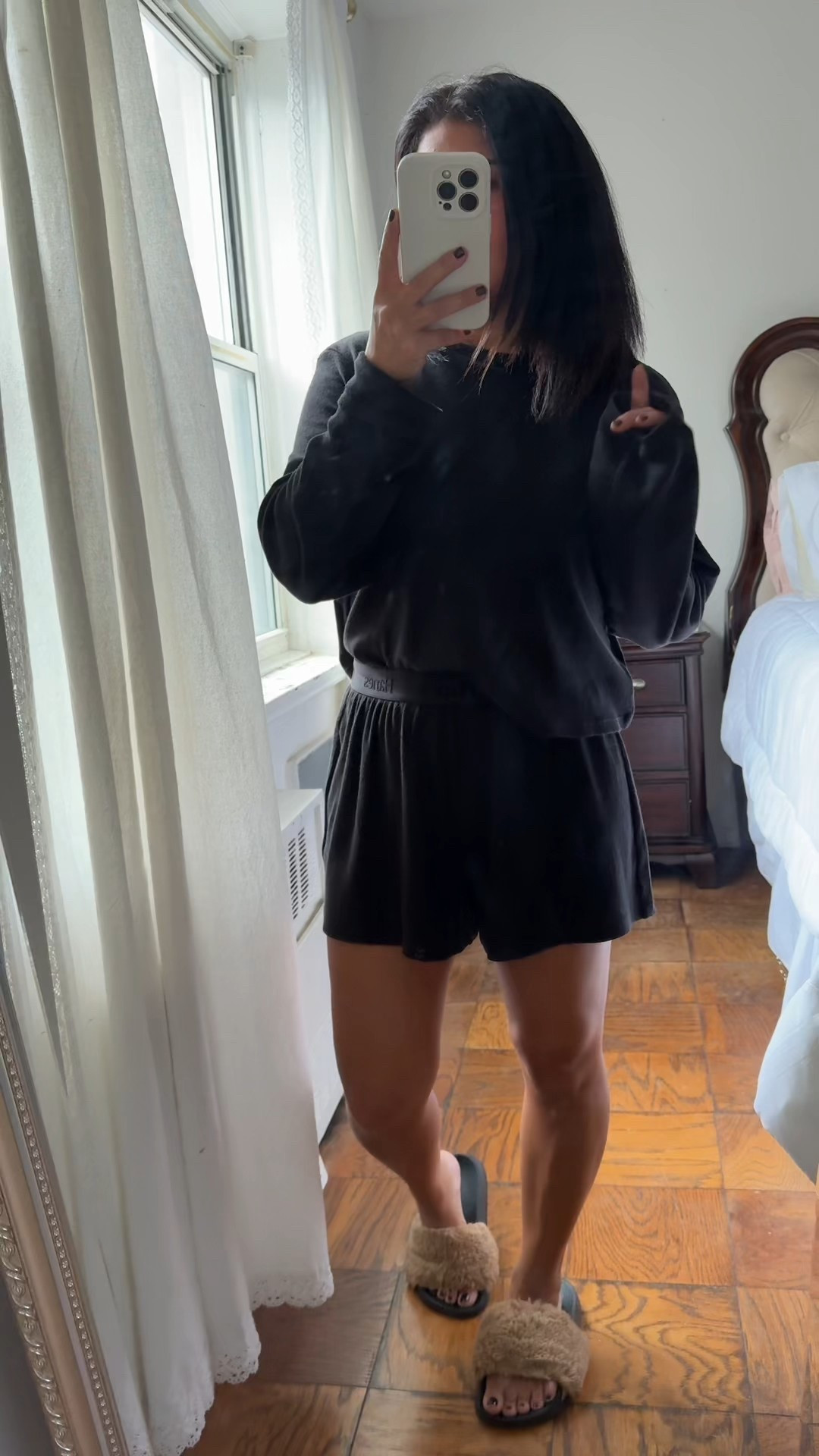 the comfiest set, under $30! i sized up one size for a more oversized fit. would make such a great holiday gift! 

#LTKGiftGuide #LTKHoliday #LTKFindsUnder50